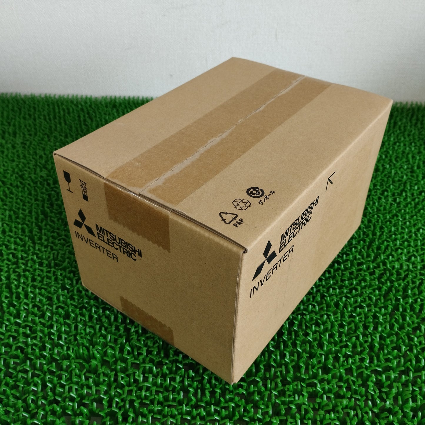 三菱電機 FR-E820-0.75K-1 インバータ