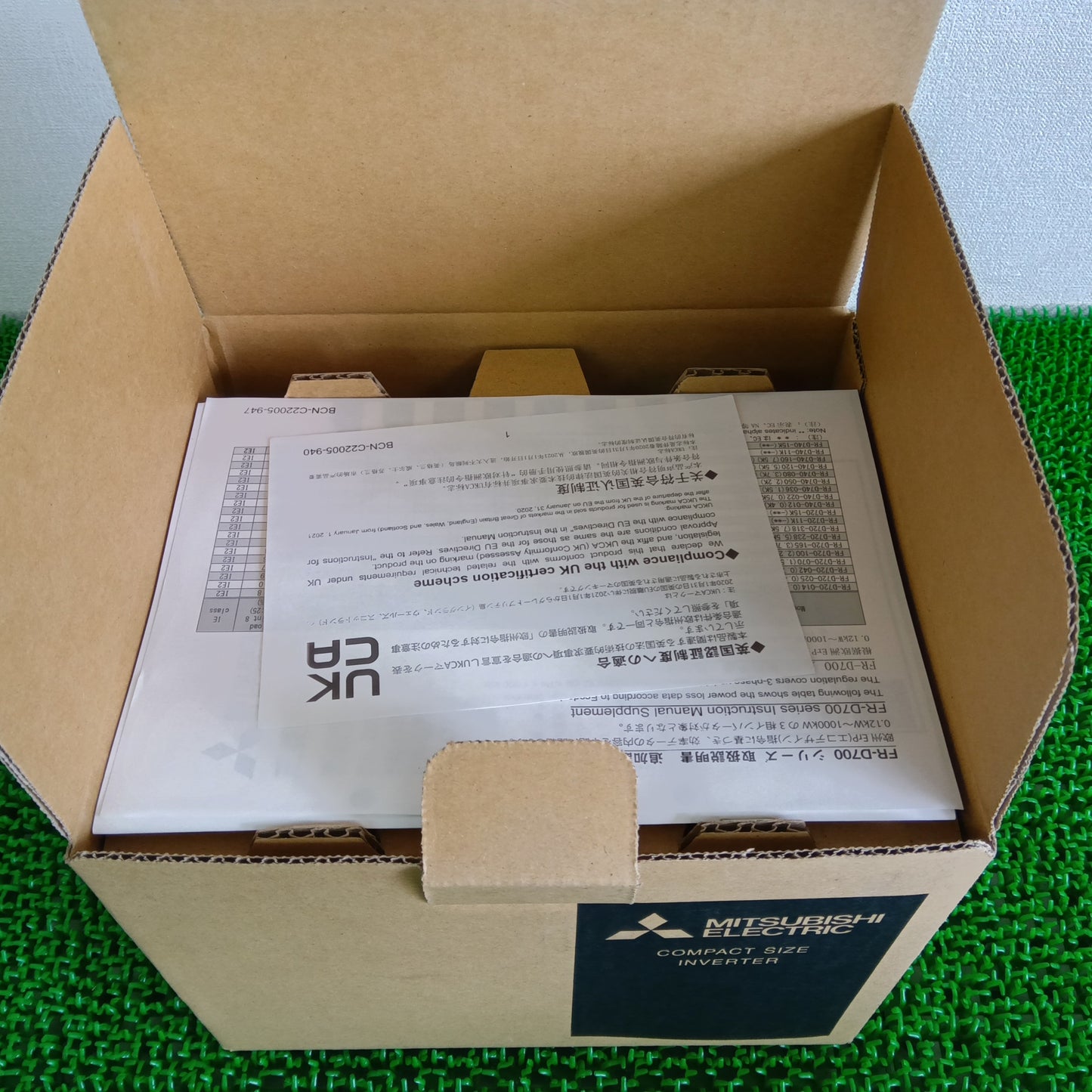 三菱電機 FR-D720-2.2K インバータ FREQROL-D700シリーズ