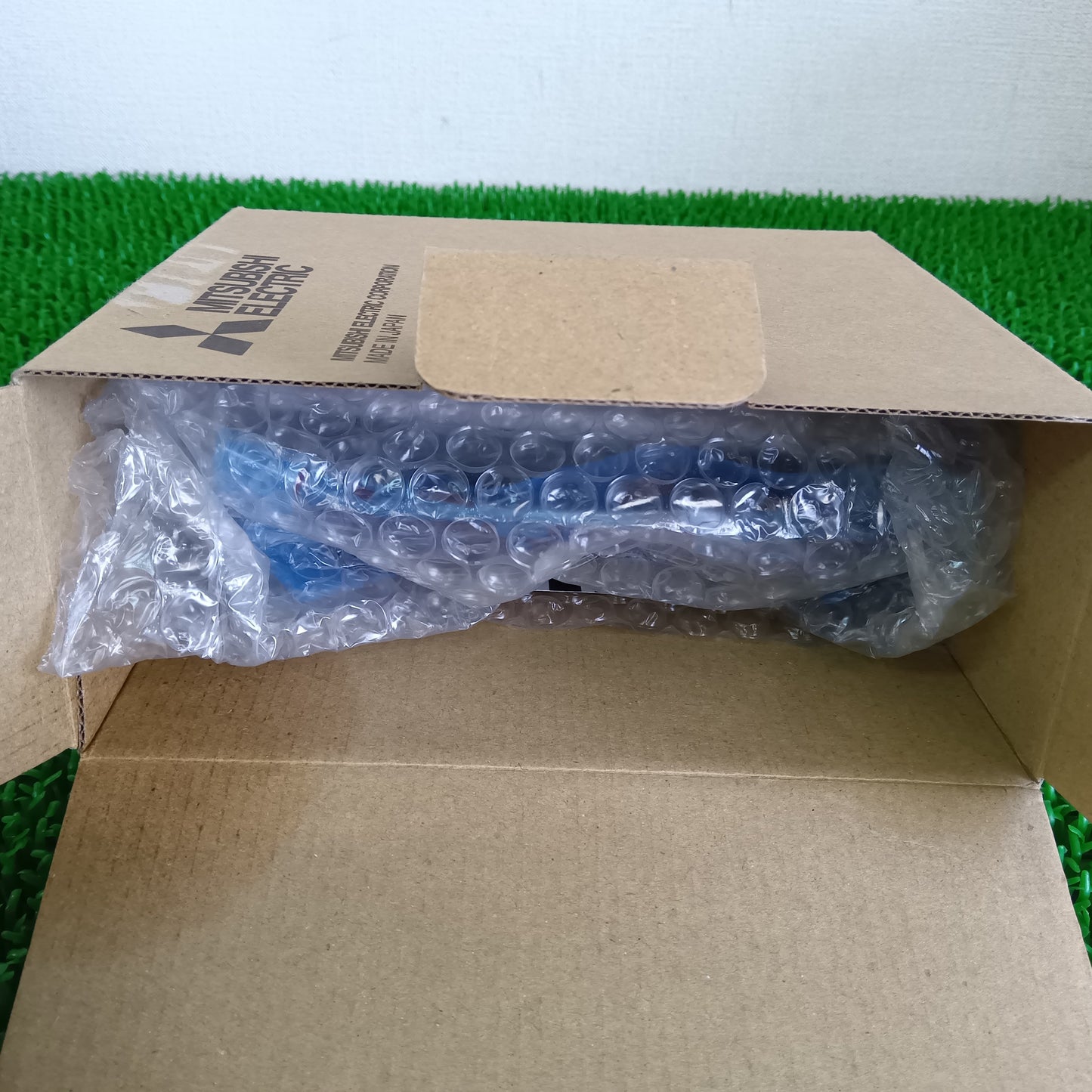 三菱電機 FR-A7NC-E KIT インバーター通信ユニット 箱汚れあり