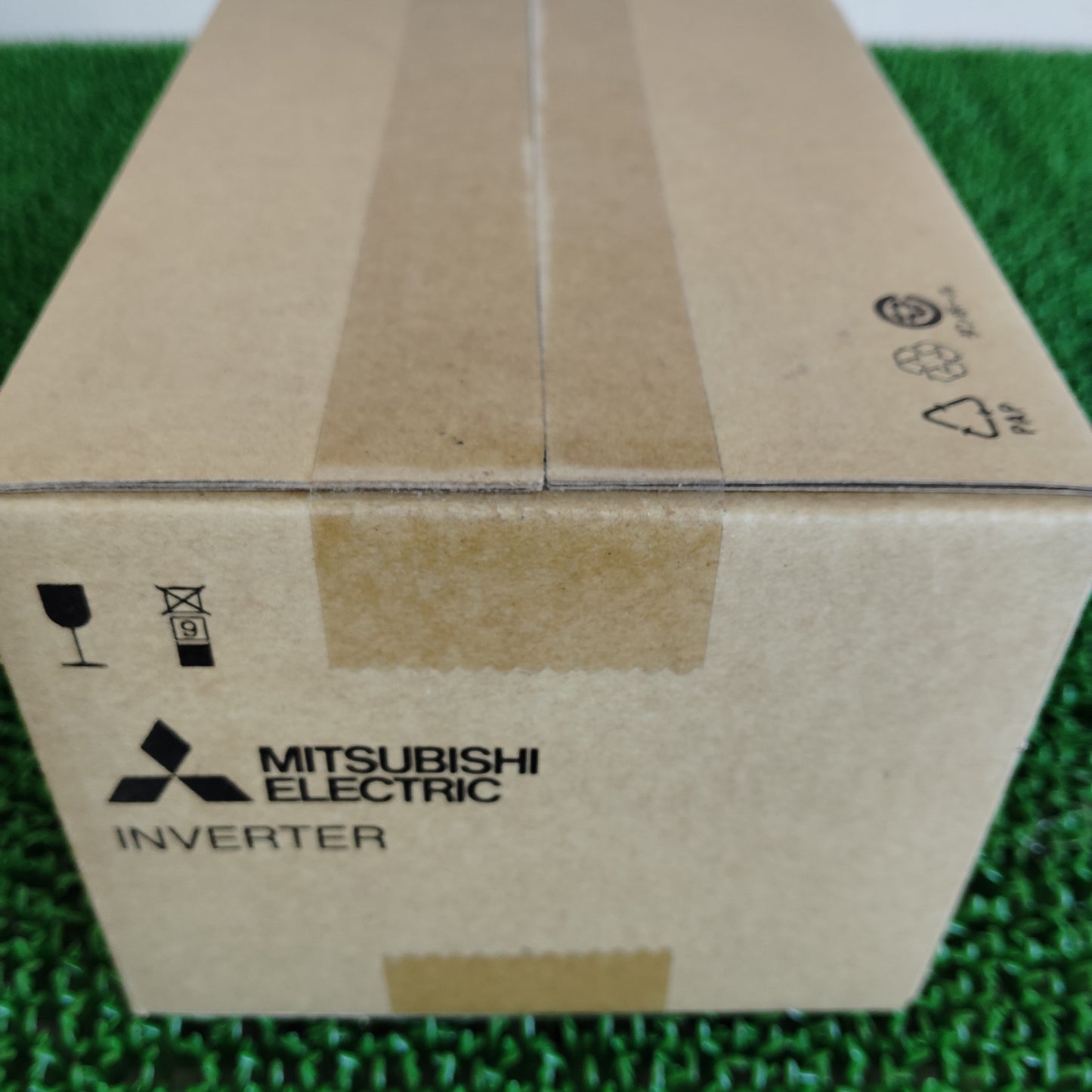 三菱電機 FR-E820-0.4K-1 インバータ FREQROL