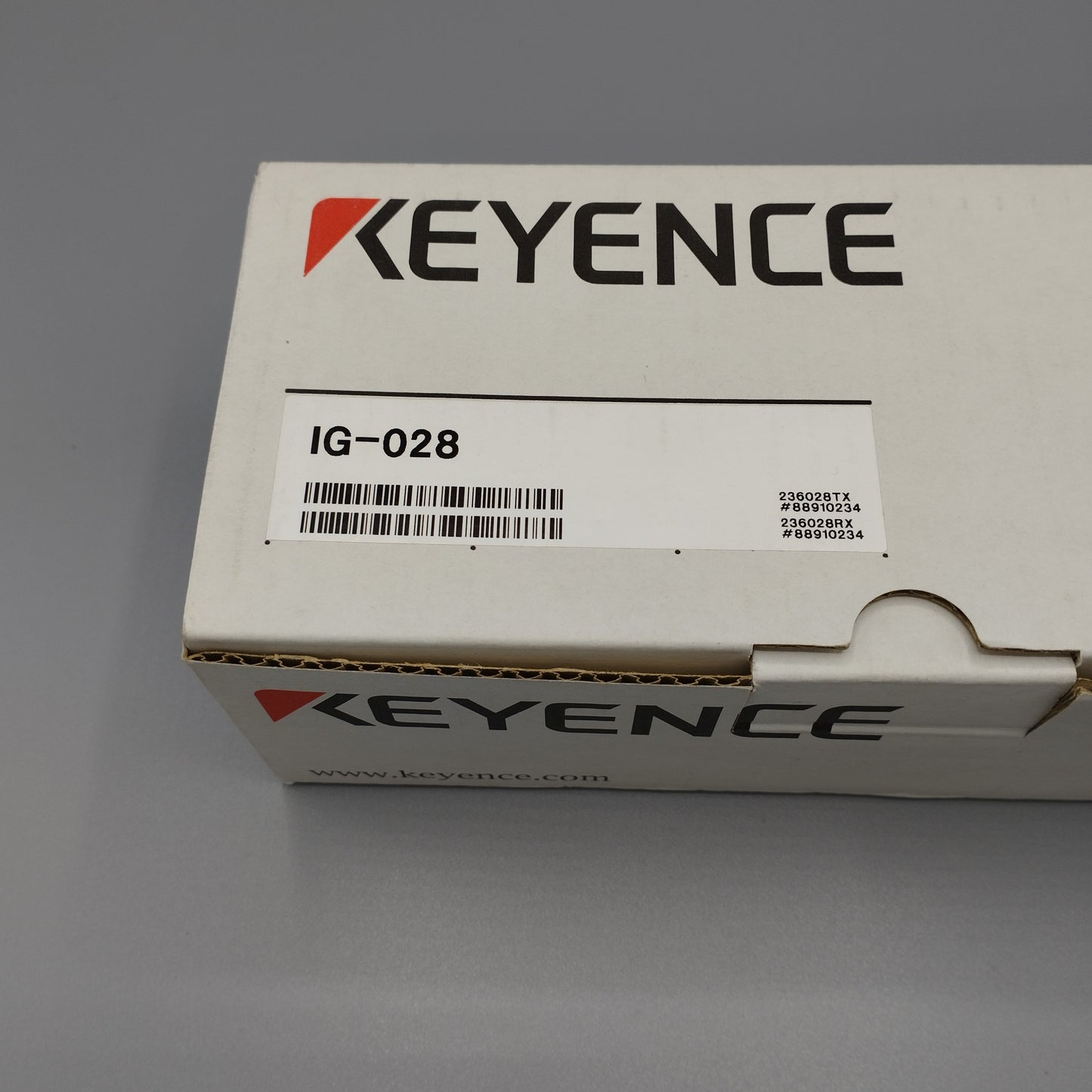 KEYENCE IG-028 Sensor