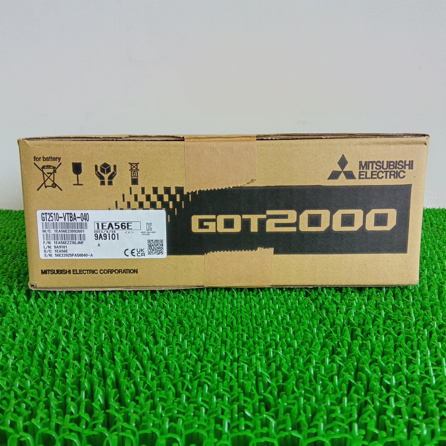 三菱電機 GT2510-VTBA-040 GOT本体