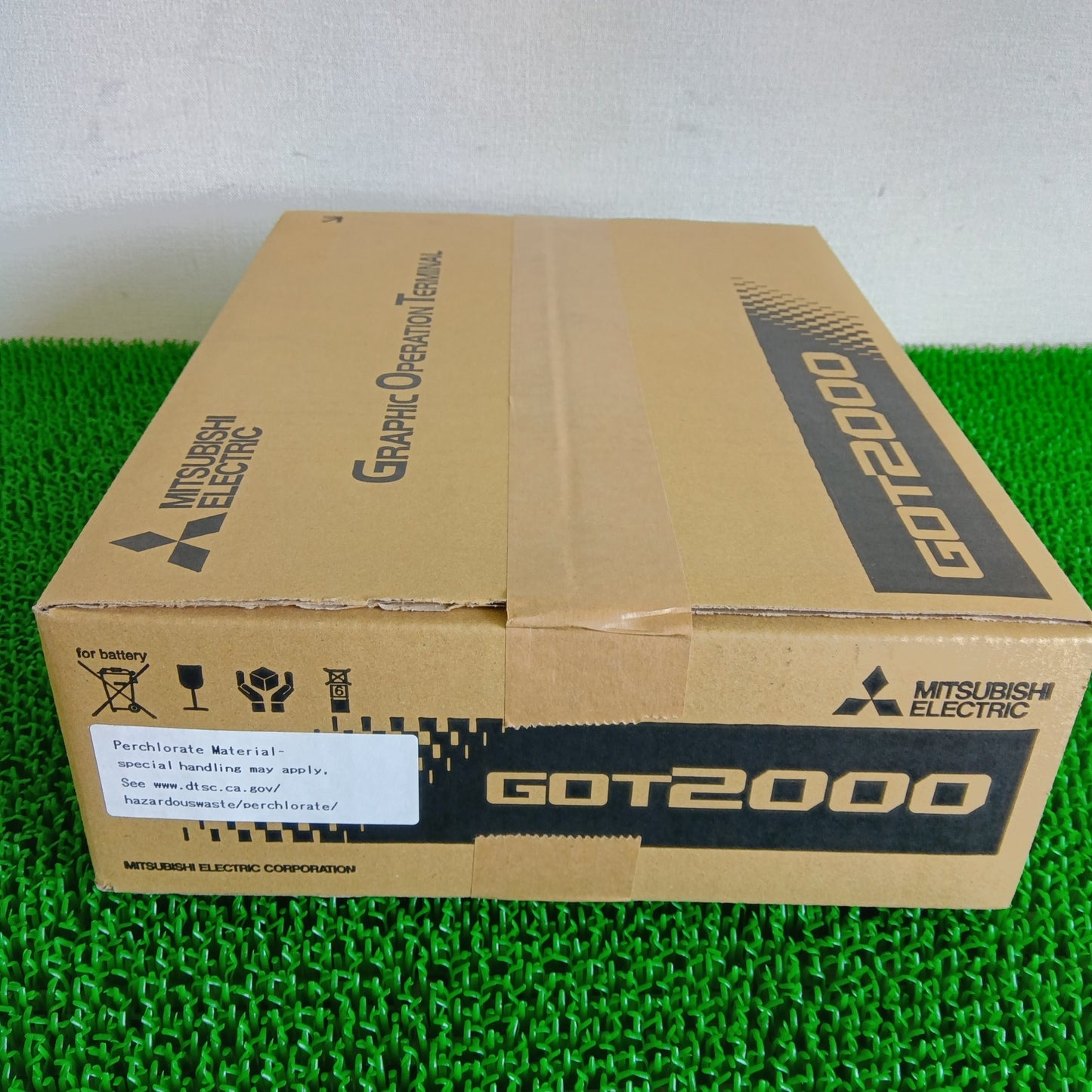三菱電機 GT2510-VTBA-040 GOT本体