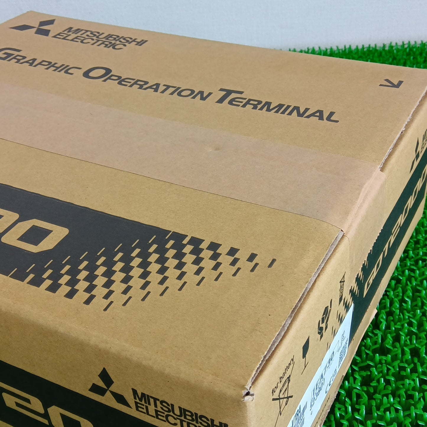 三菱電機 GT2708-VTBA GOT本体