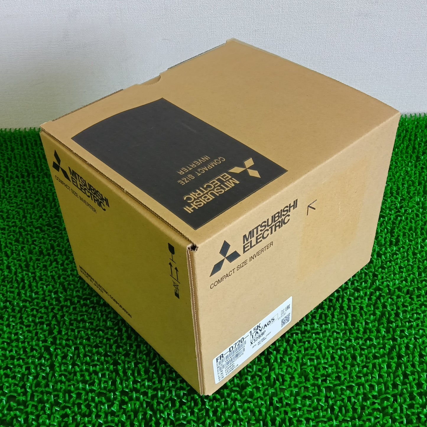 三菱電機 FR-D720-1.5K ｲﾝﾊﾞｰﾀ