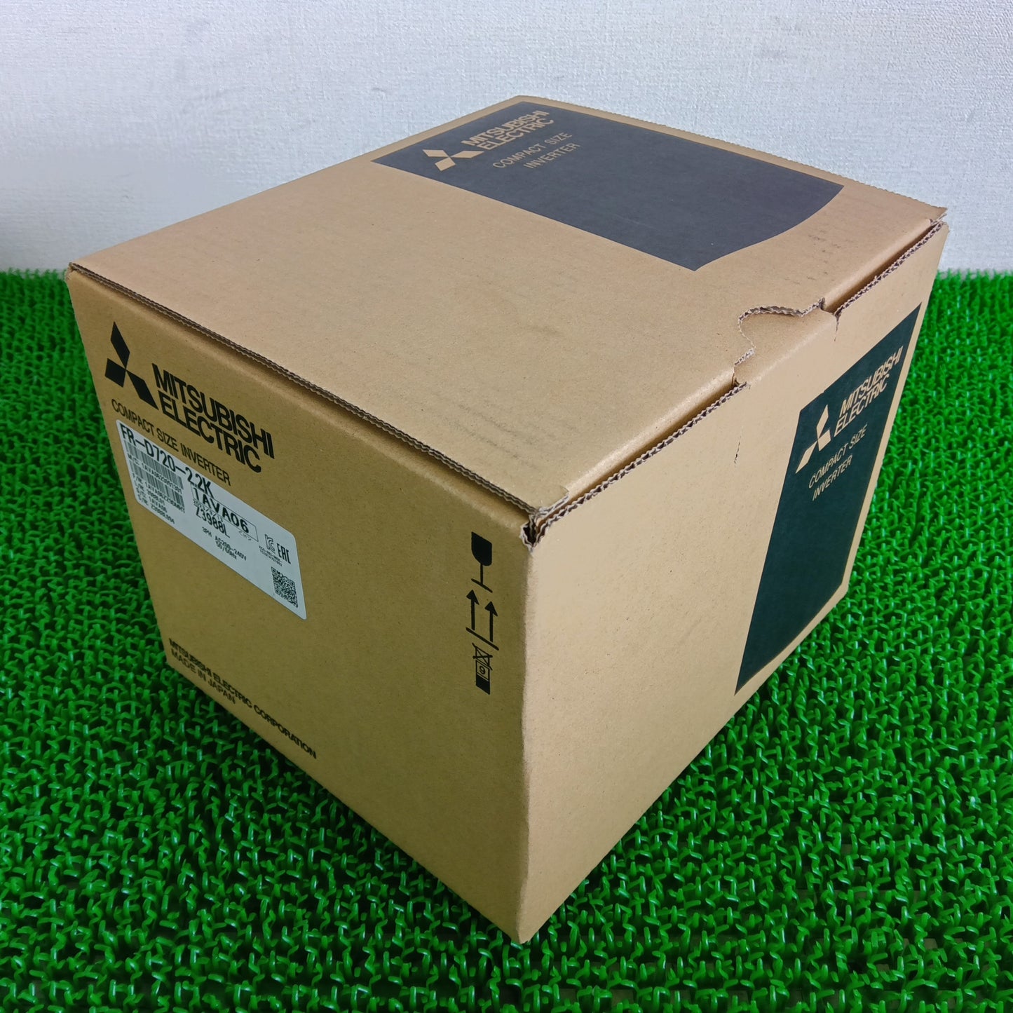 三菱電機 FR-D720-2.2K インバータ FREQROL-D700シリーズ