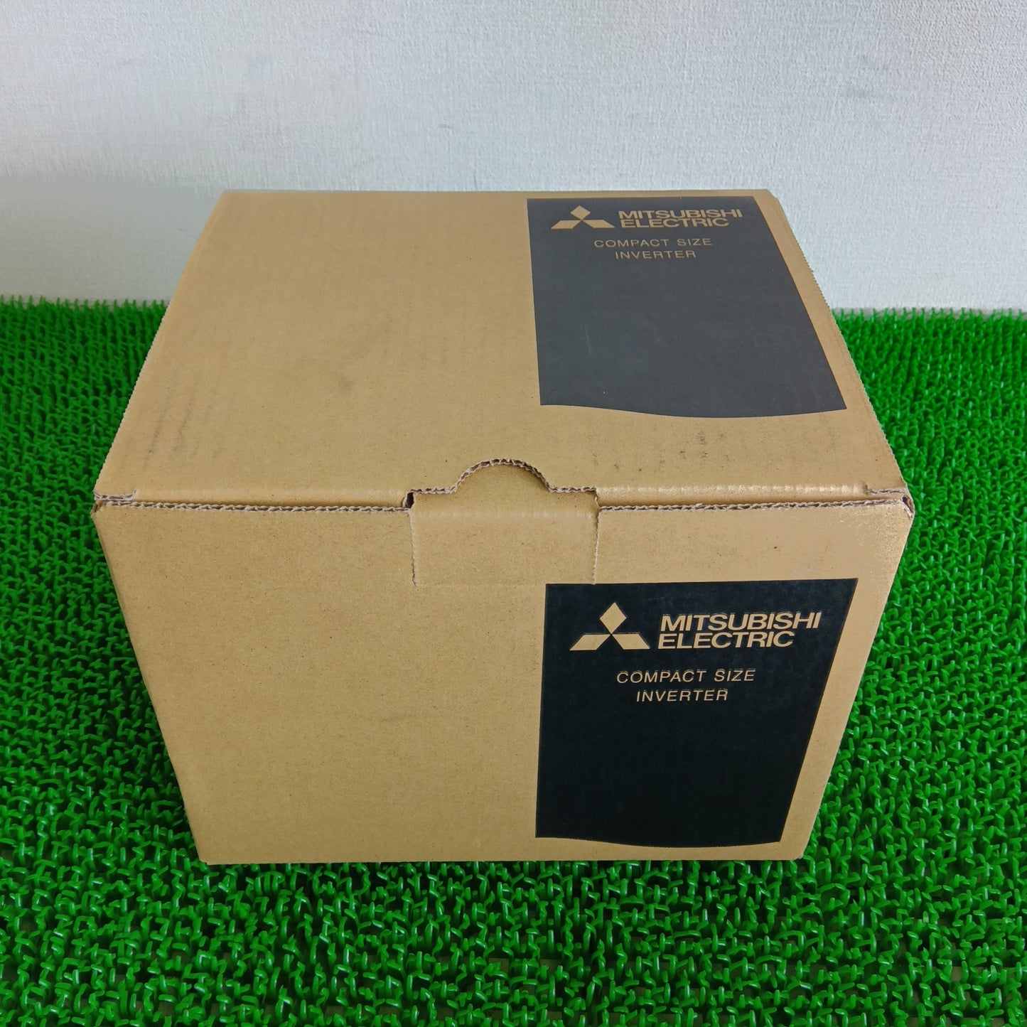 三菱電機 FR-D720-2.2K インバータ FREQROL-D700シリーズ