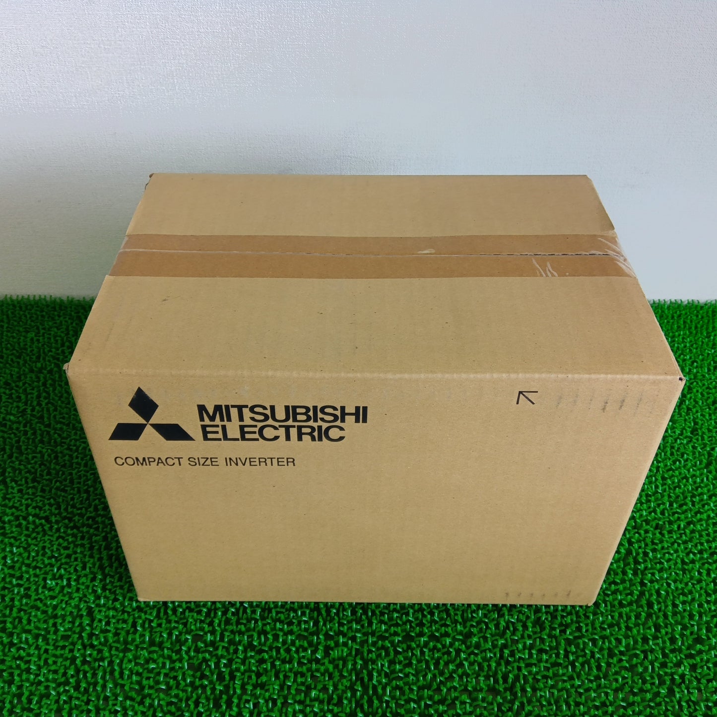 三菱電機 FR-E820-5.5K-1 インバータ FREQROL-E800シリーズ