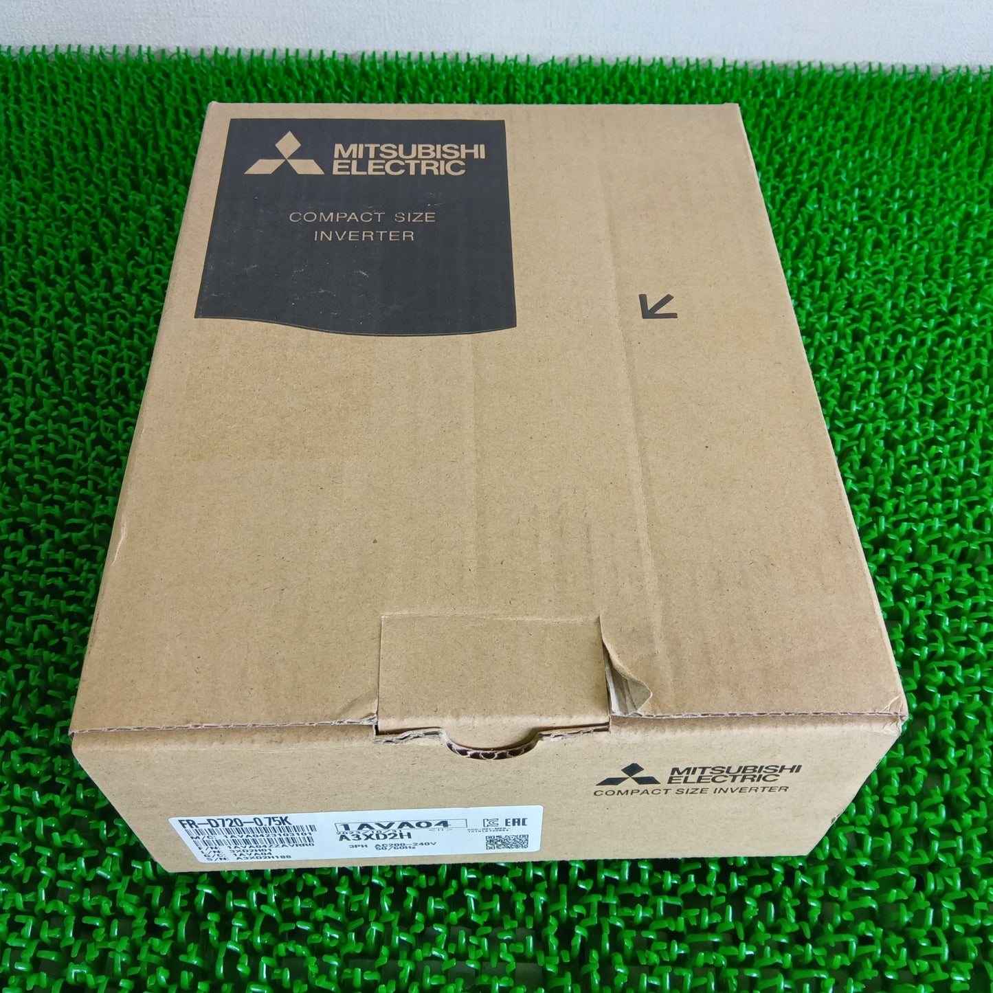 三菱電機 FR-D720-0.75K インバータ FREQROL-D700シリーズ