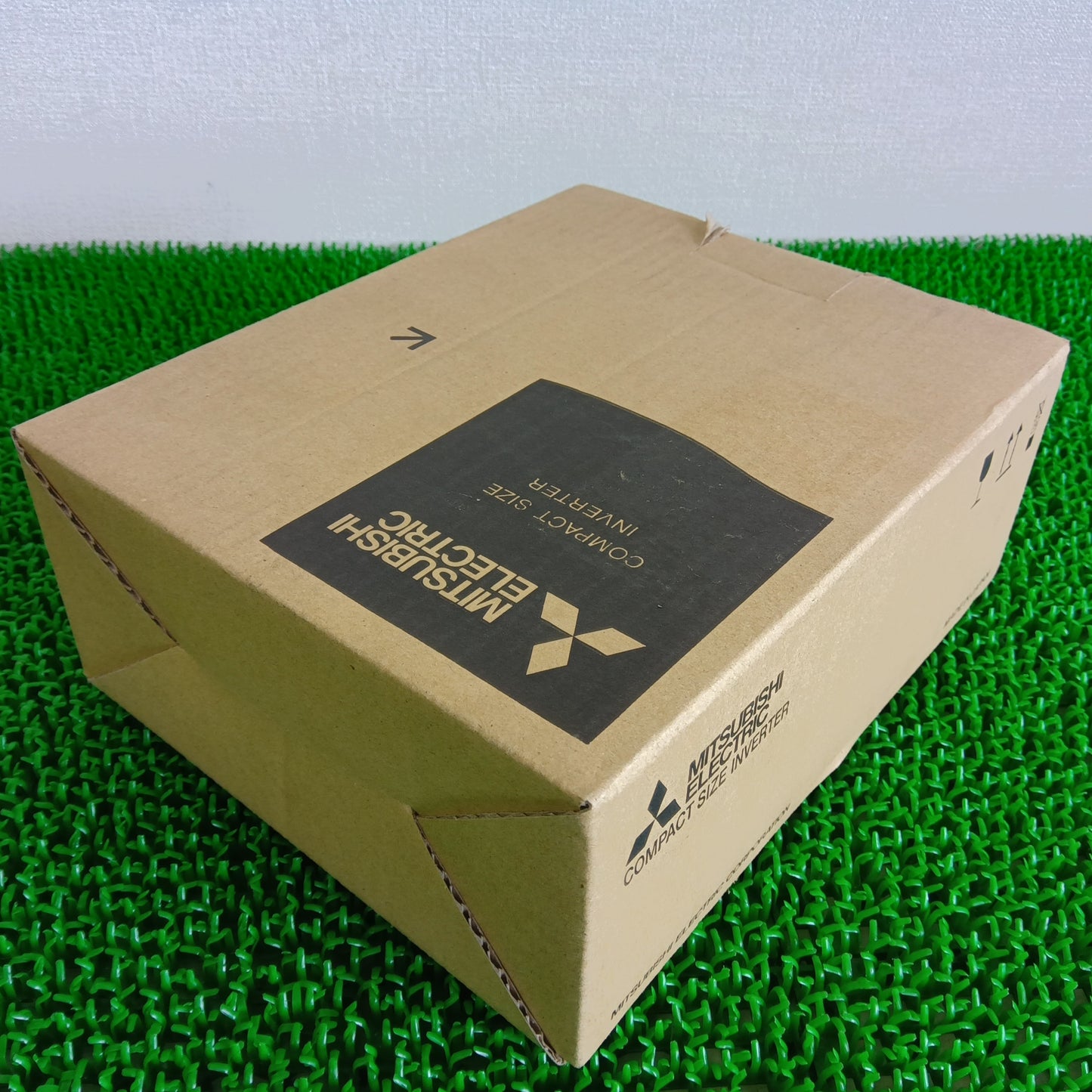 三菱電機 FR-D720-0.75K インバータ FREQROL-D700シリーズ