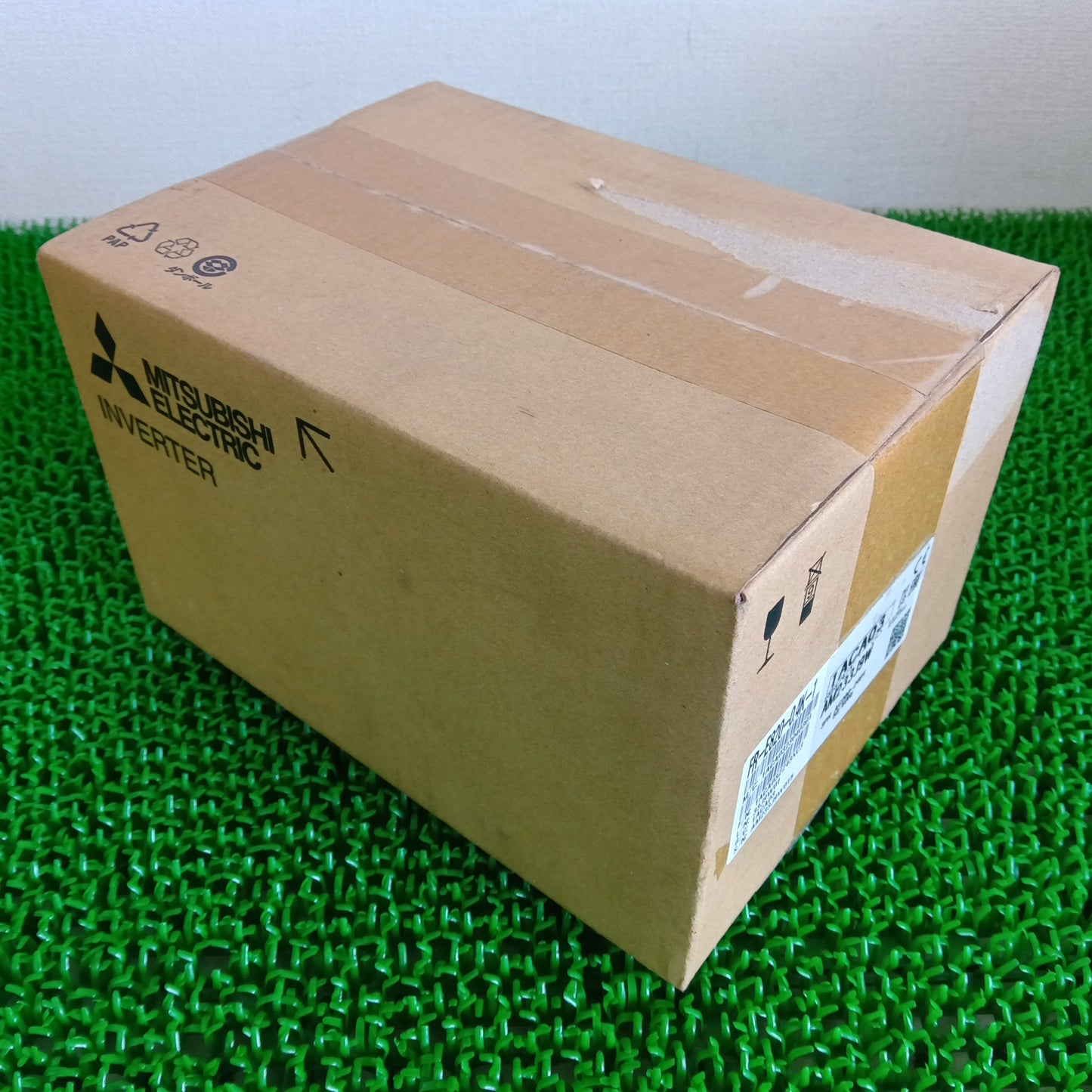 三菱電機 FR-E820-0.4K-1 インバータ FREQROL-E800シリーズ | 八雲機械工具