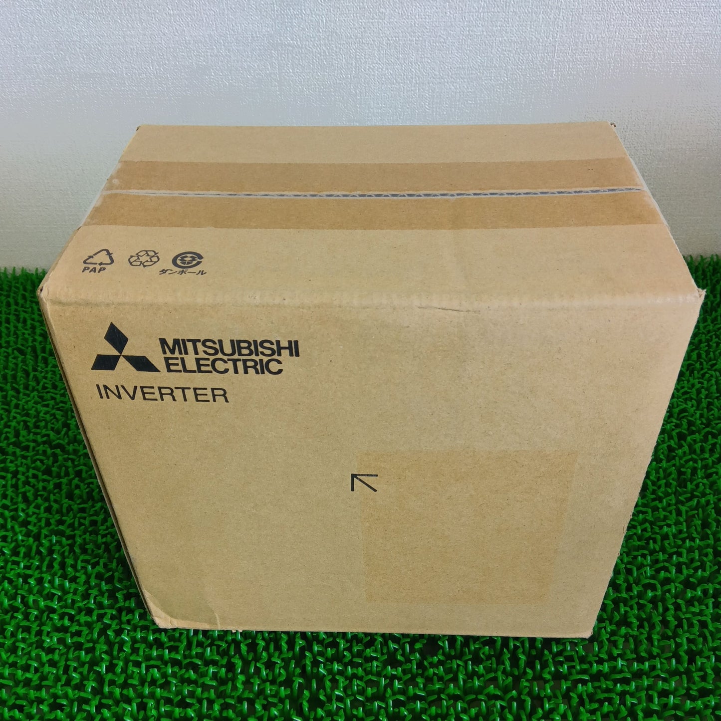 三菱電機 FR-E820-1.5K-1 インバータ FREQROL-E800シリーズ