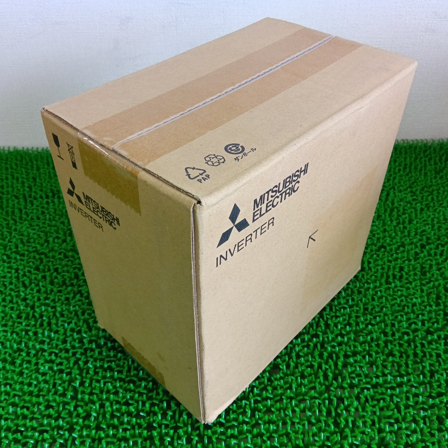 三菱電機 FR-E820-1.5K-1 インバータ FREQROL-E800シリーズ