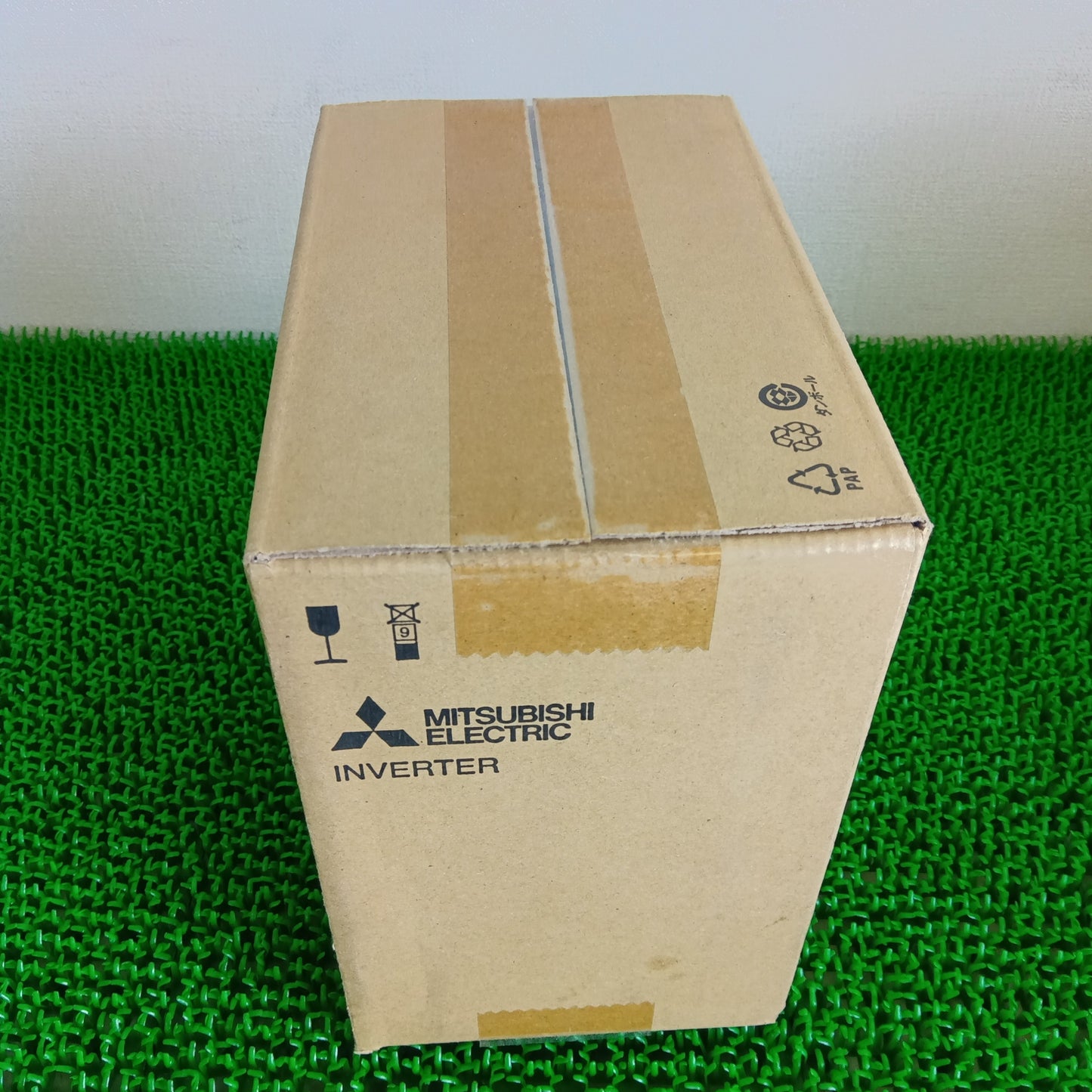 三菱電機 FR-E820-1.5K-1 インバータ FREQROL-E800シリーズ