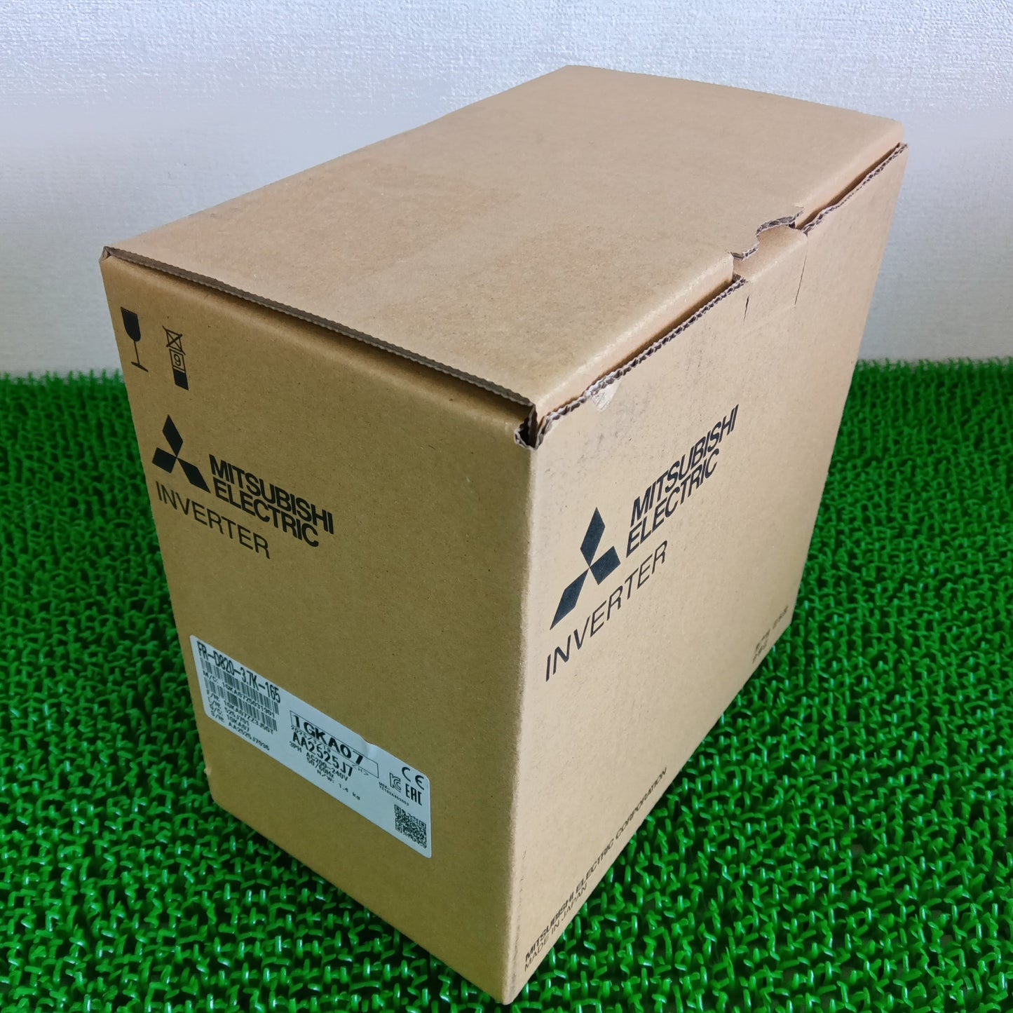 三菱電機 FR-D820-3.7K-165 インバータ FREQROL-D800シリーズ | 八雲機械工具