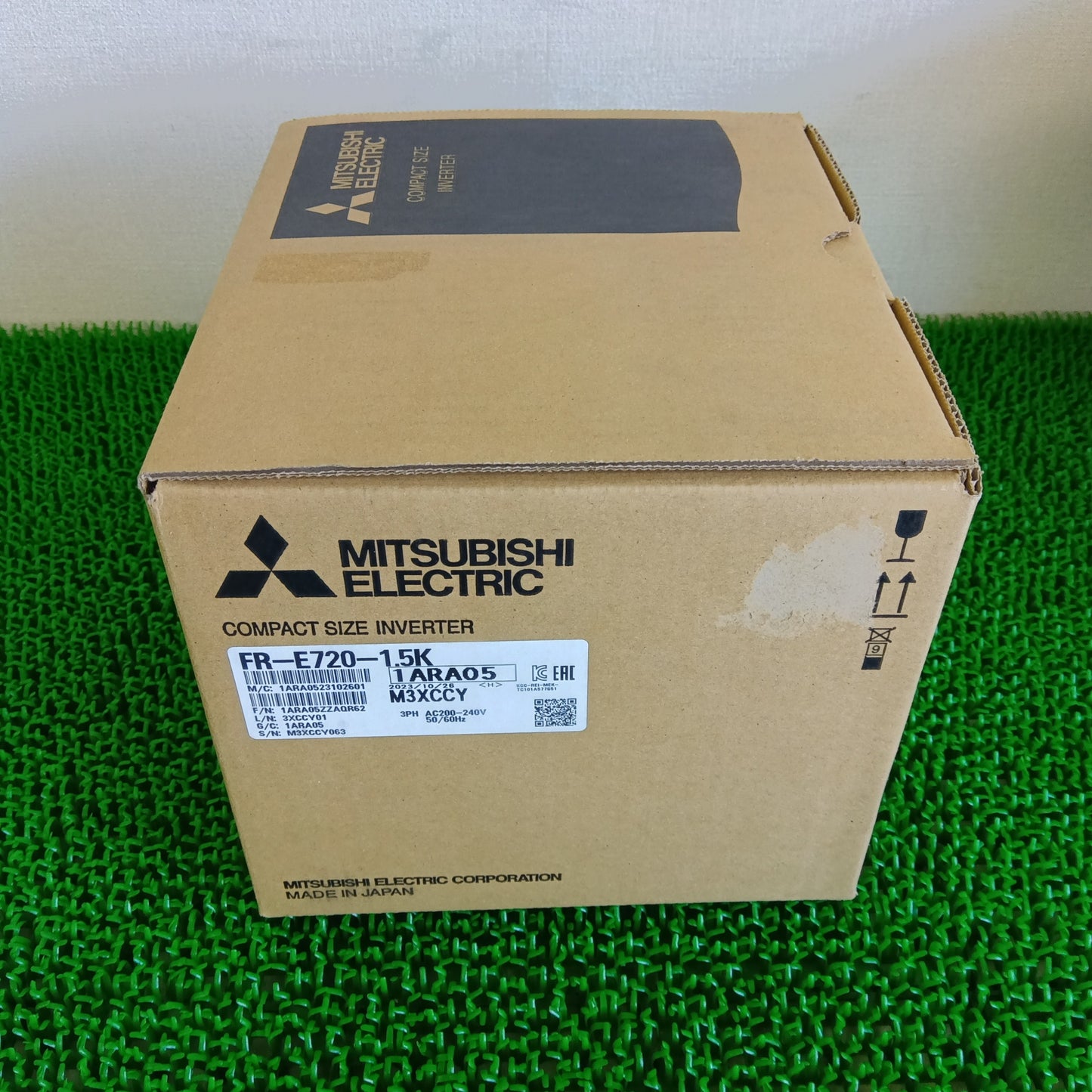 三菱電機 FR-E720-1.5K インバータ FREQROL-E700シリーズ