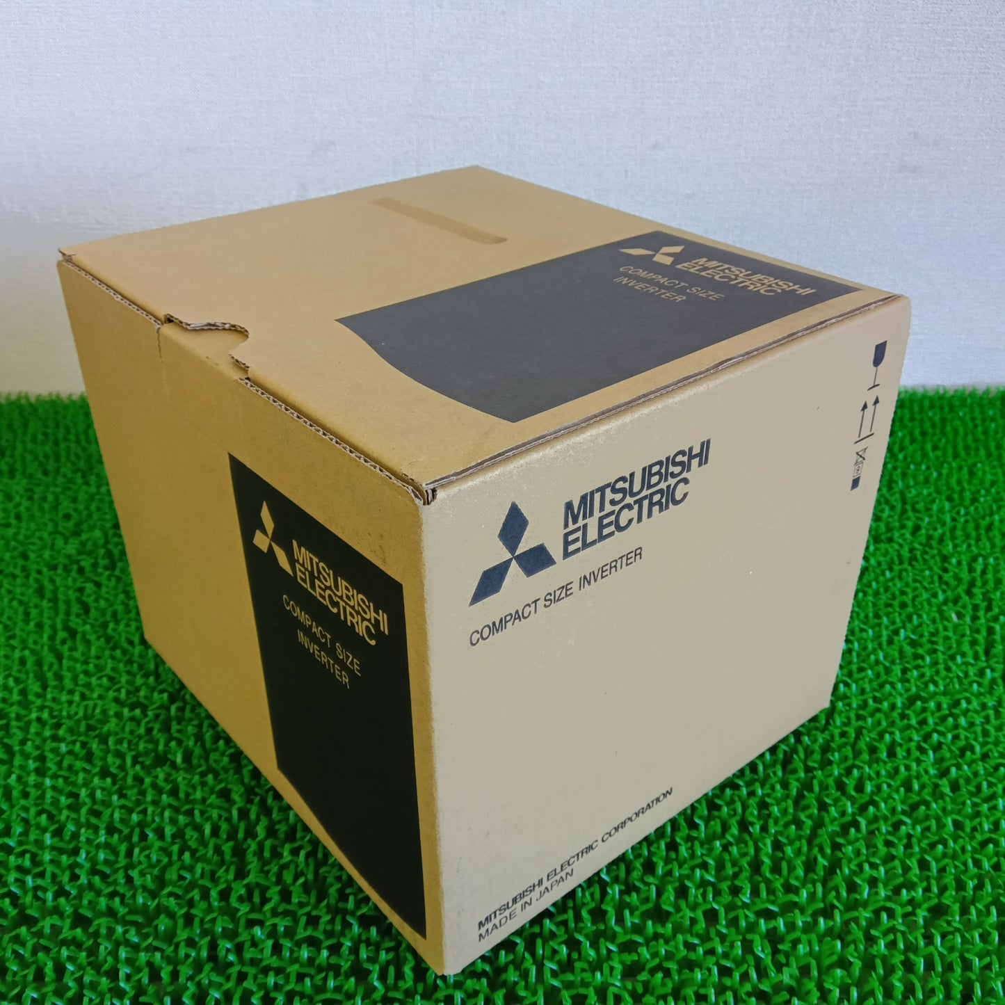 三菱電機 FR-D720-2.2K インバーター 保管品