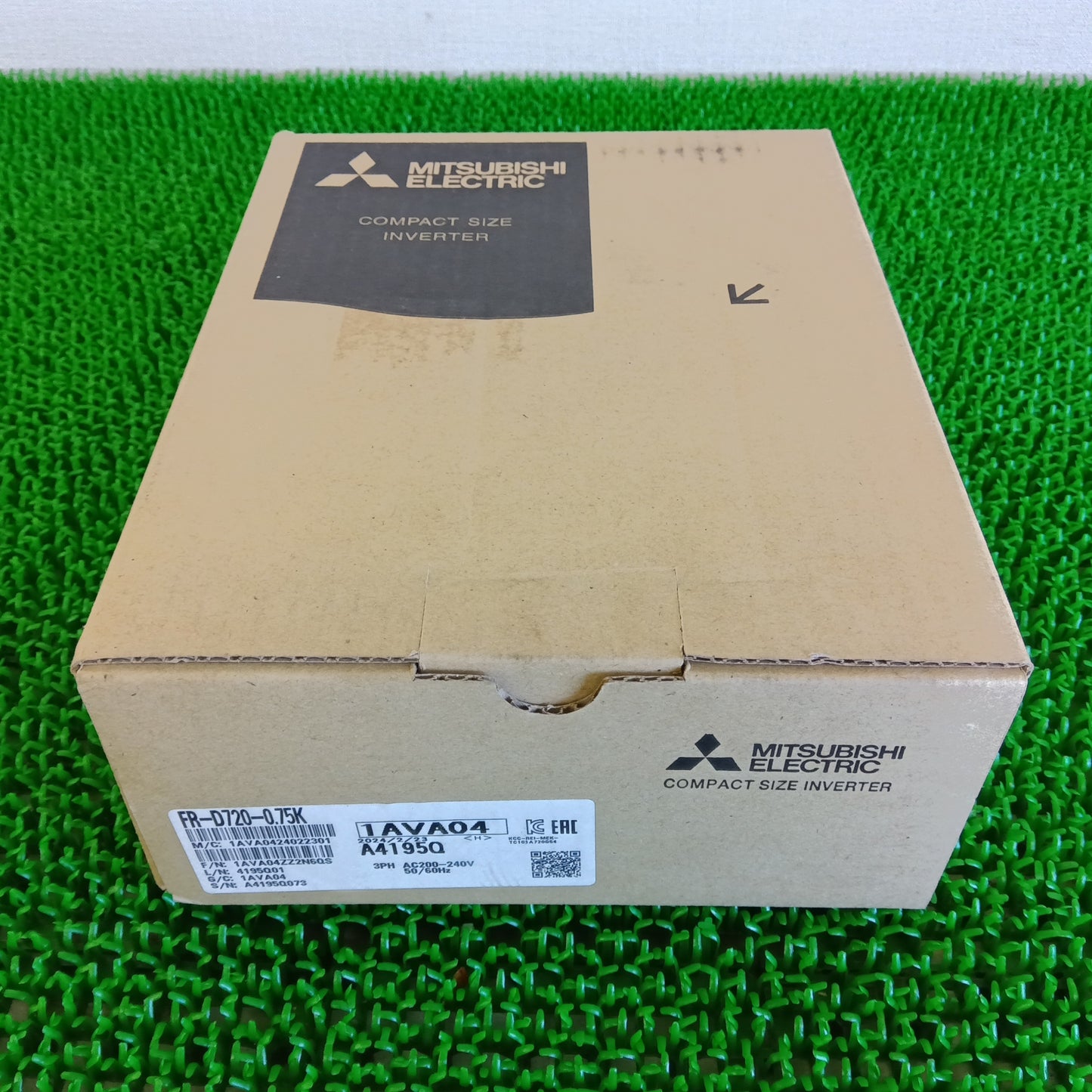 三菱電機 FR-D720-0.75K インバーター 保管汚れあり