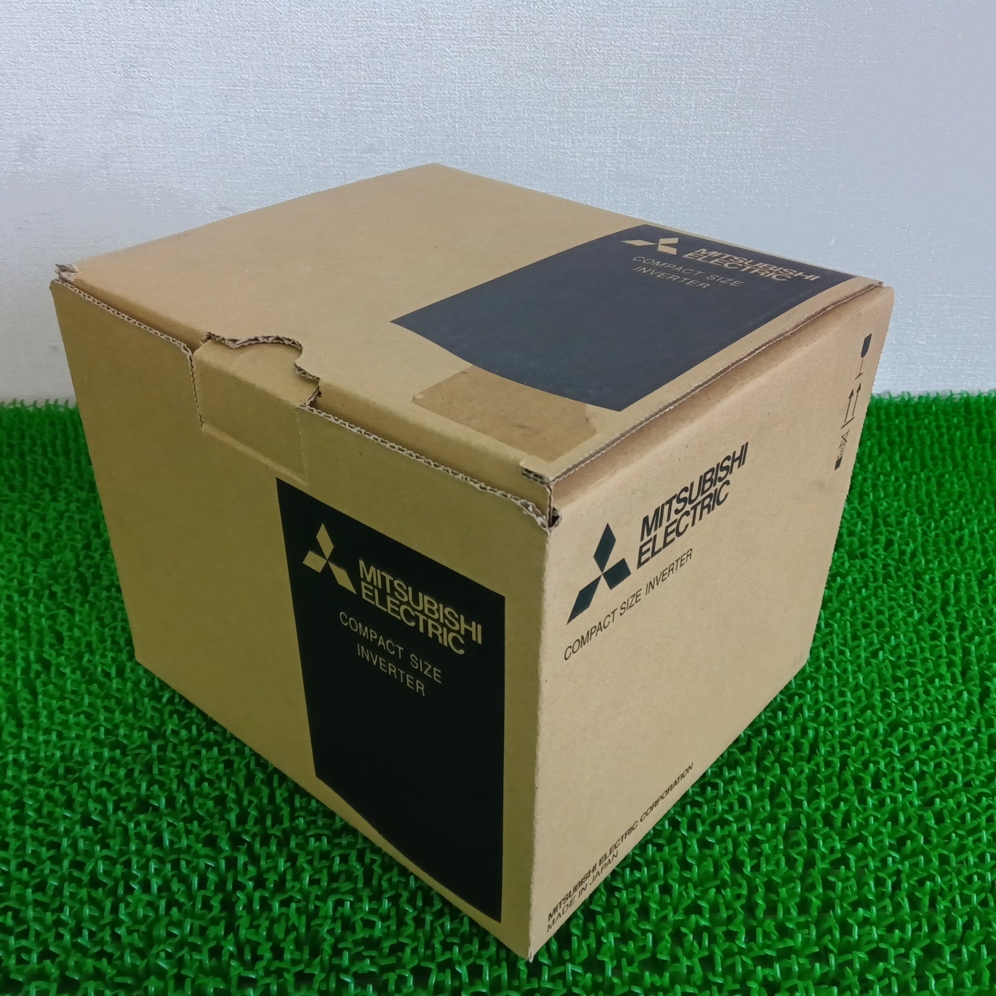 三菱電機 FR-D720-2.2K インバータ 開封済未使用