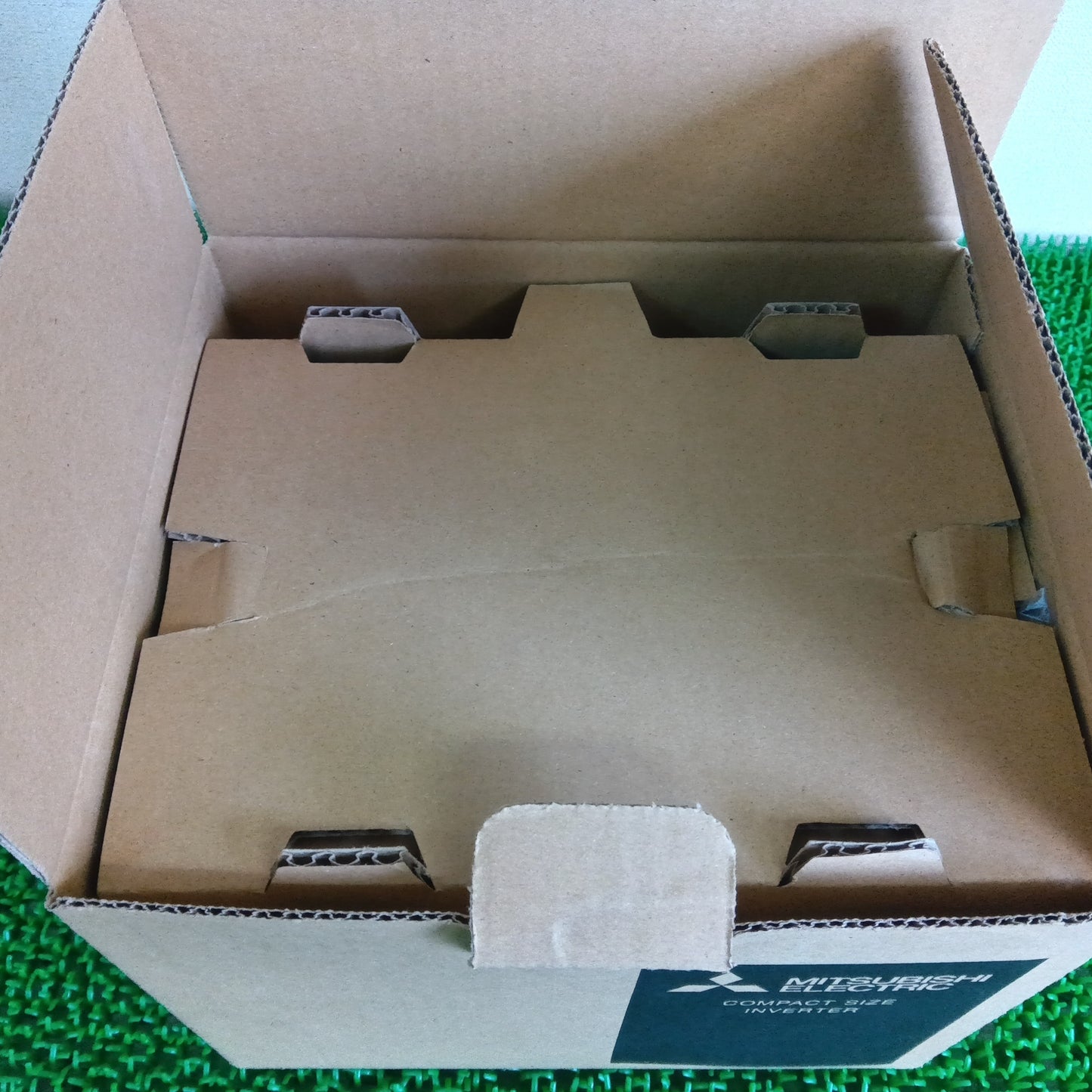 三菱電機 FR-D720-2.2K インバータ 開封済未使用