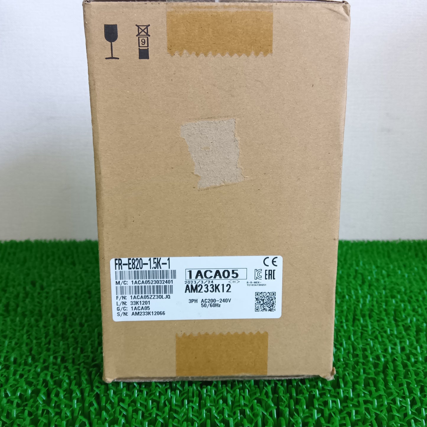 三菱電機 FR-E820-1.5K-1 インバーター