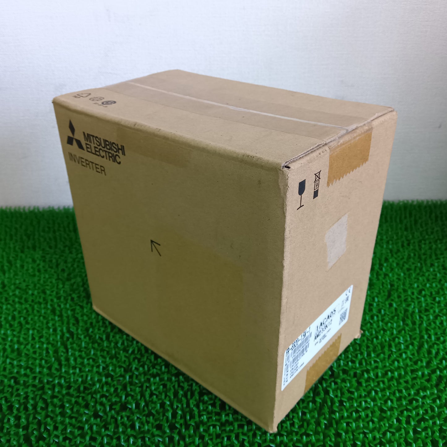 三菱電機 FR-E820-1.5K-1 インバーター