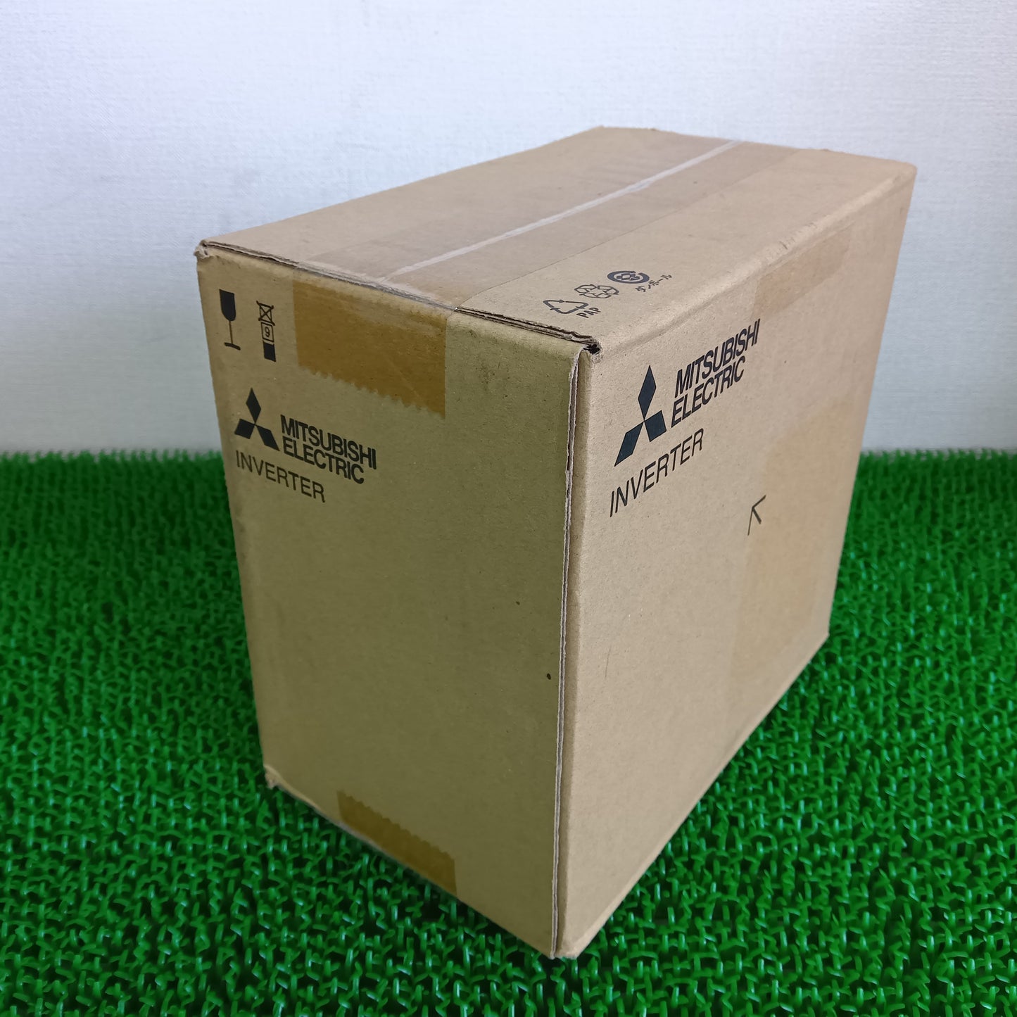 三菱電機 FR-E820-1.5K-1 インバーター