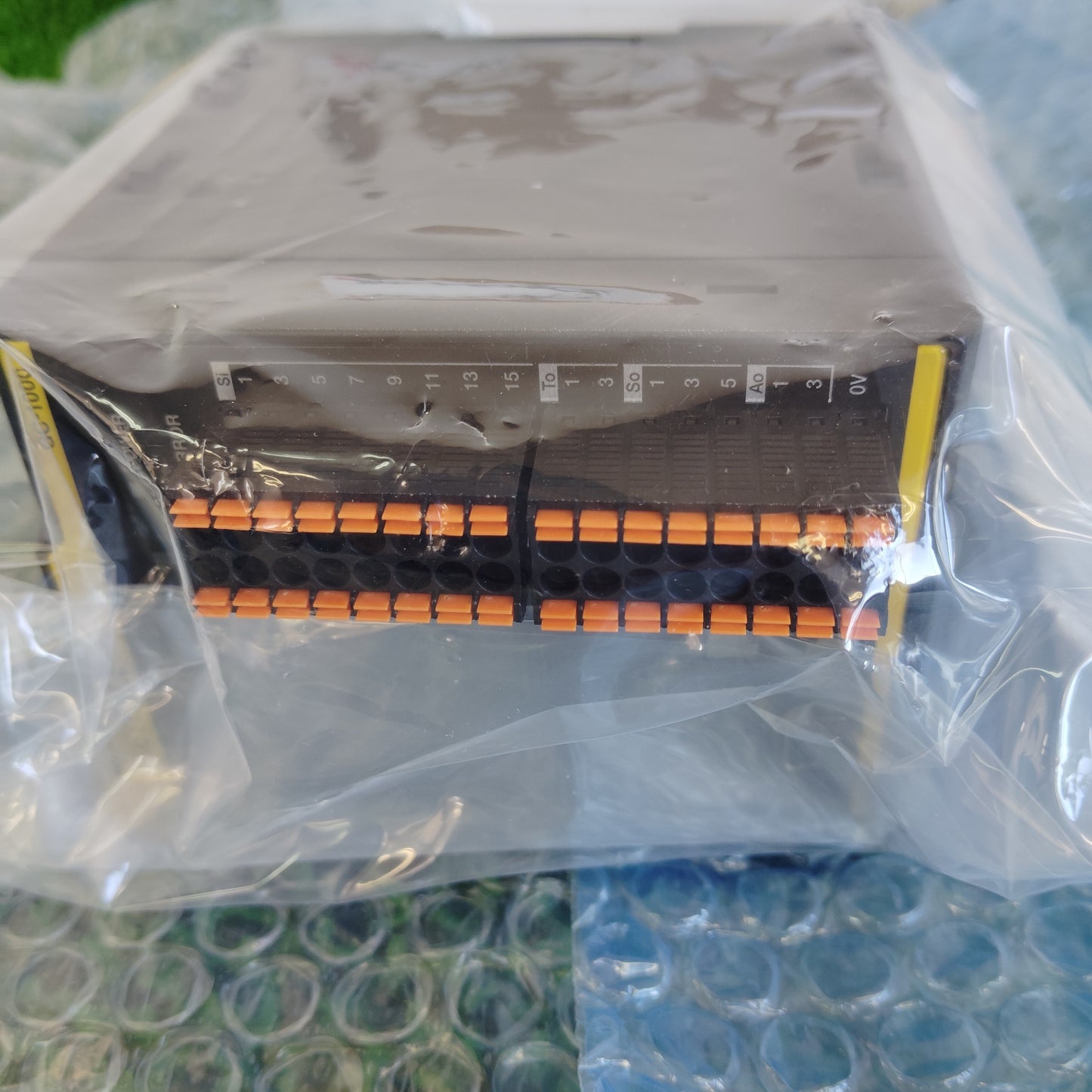 キーエンス GC-1000 セーフティコントローラ 外箱文字記入あり