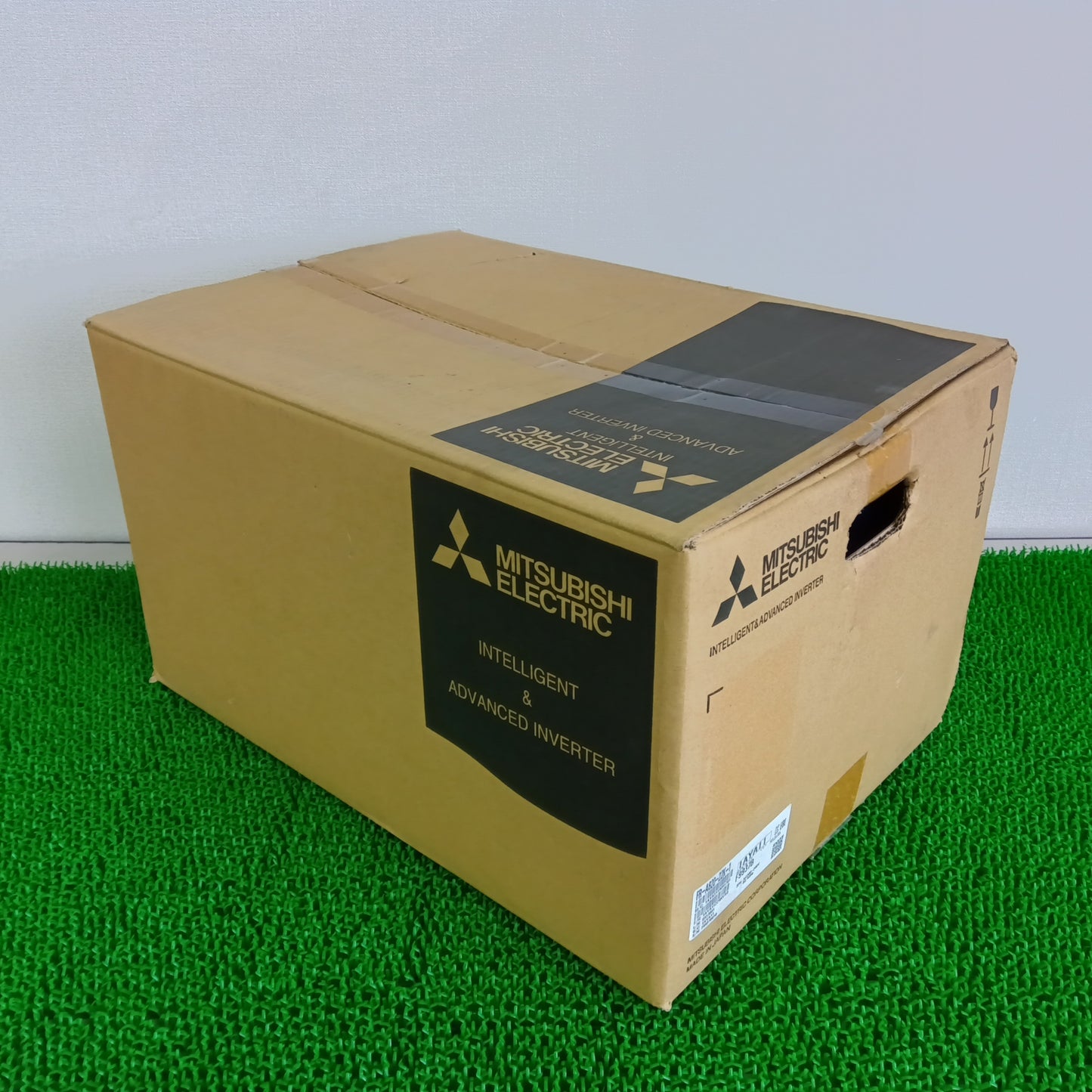 三菱電機 FR-A820-22K-1 インバーター 開封済未使用