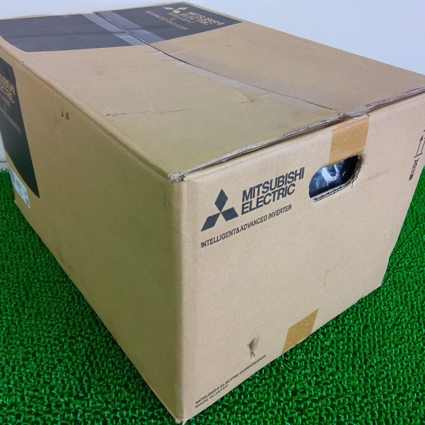 三菱電機 FR-A820-22K-1 インバーター 開封済未使用