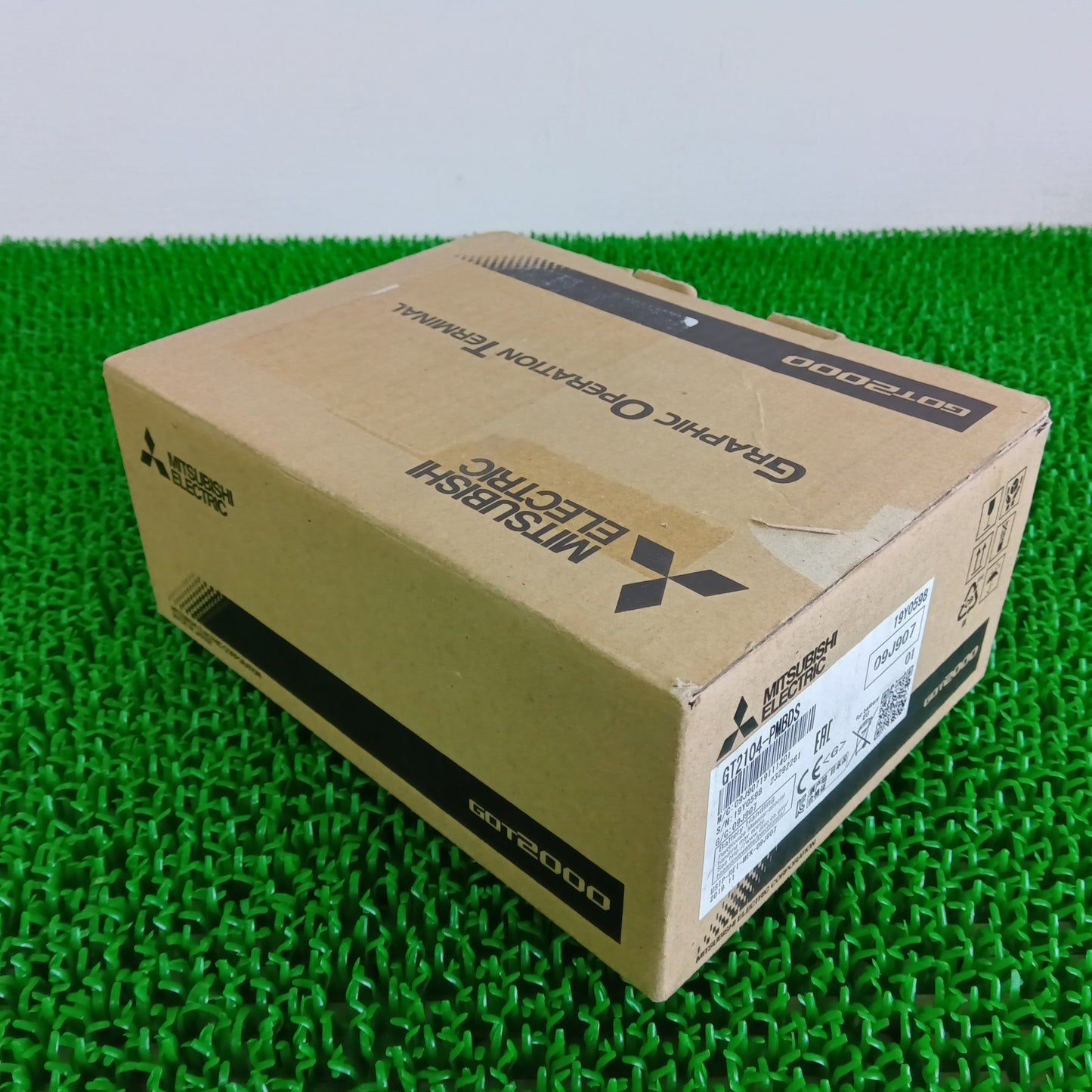 三菱電機 GT2104-PMBDS タッチパネル 内袋開封済未使用 箱汚れあり