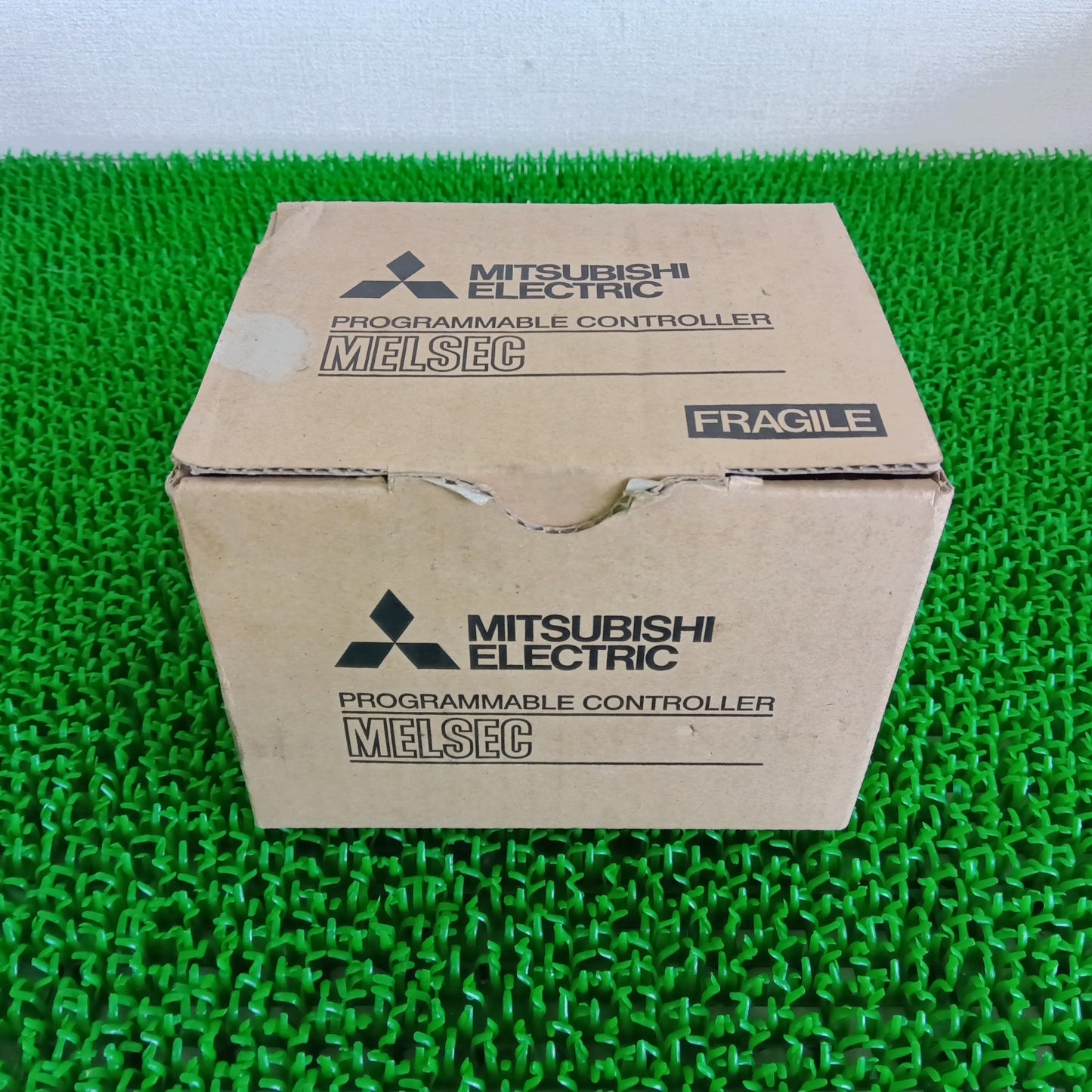 三菱電機 FX3U-96MT/D シーケンサー 箱汚れあり