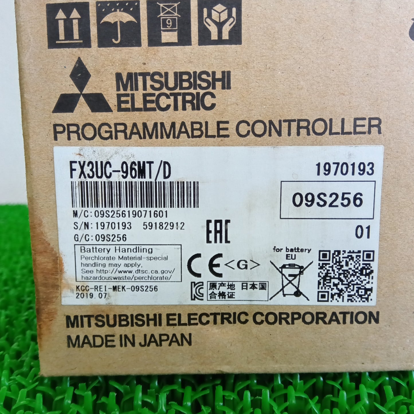 三菱電機 FX3U-96MT/D シーケンサー 箱汚れあり