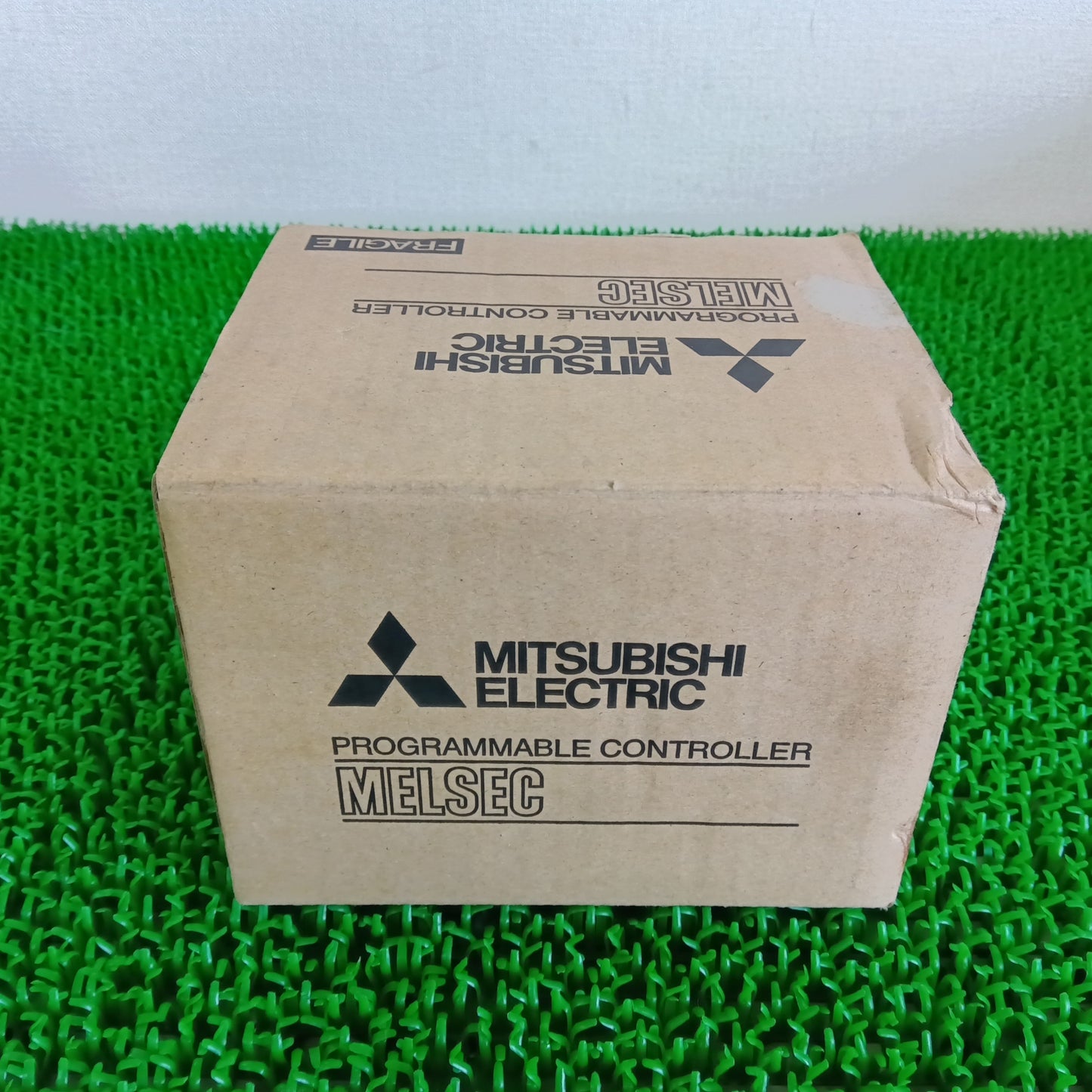 三菱電機 FX3U-96MT/D シーケンサー 箱汚れあり