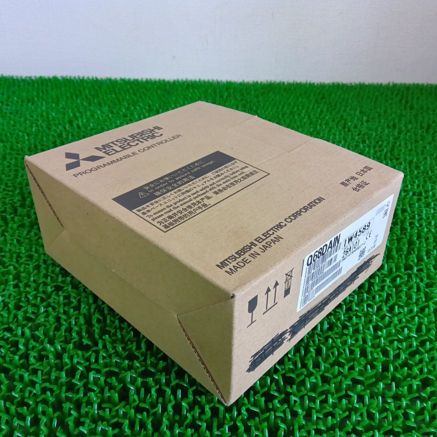 三菱電機 Q68DAIN シーケンサー 箱汚れあり