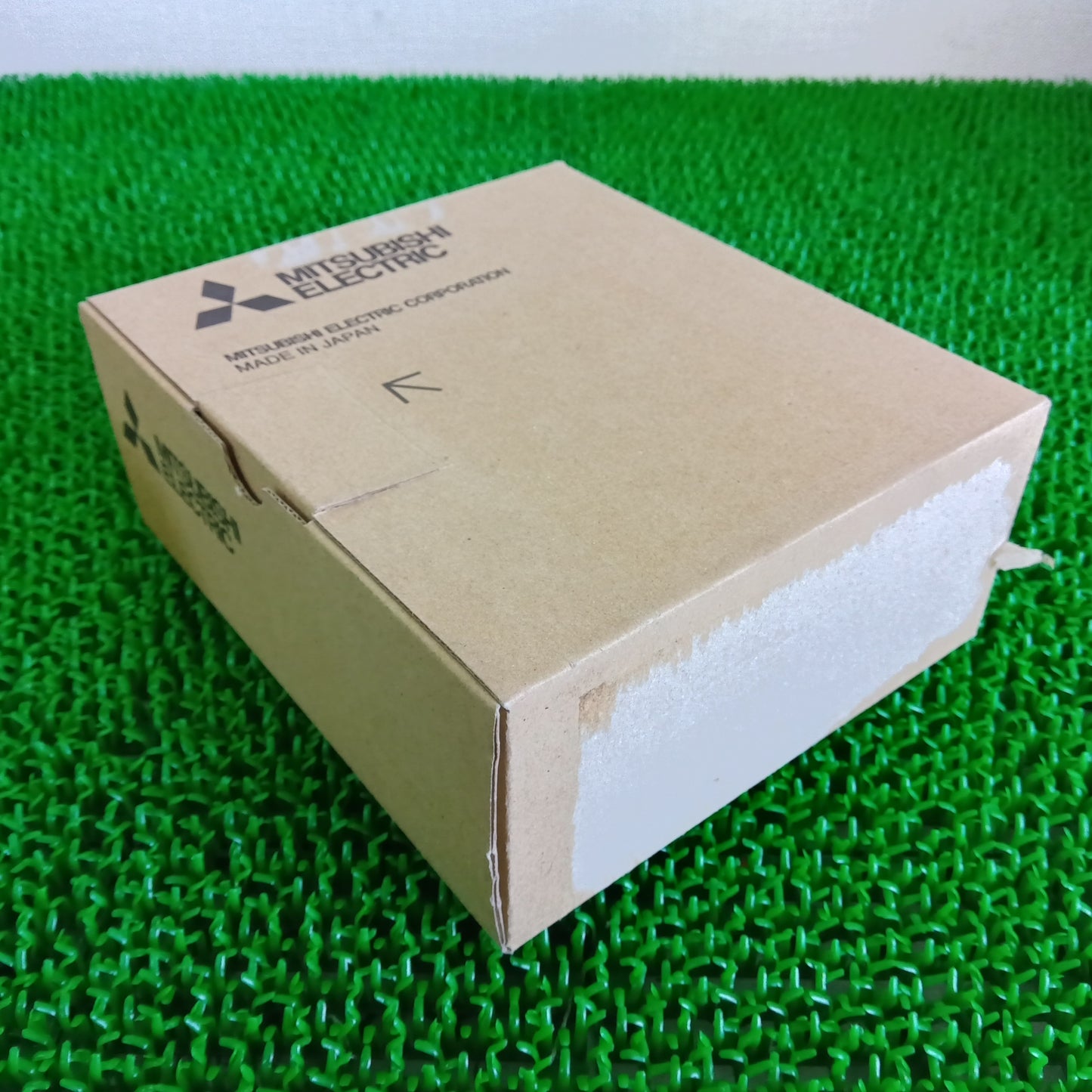 三菱電機 FR-A7NC-E KIT インバーター通信ユニット 箱汚れあり