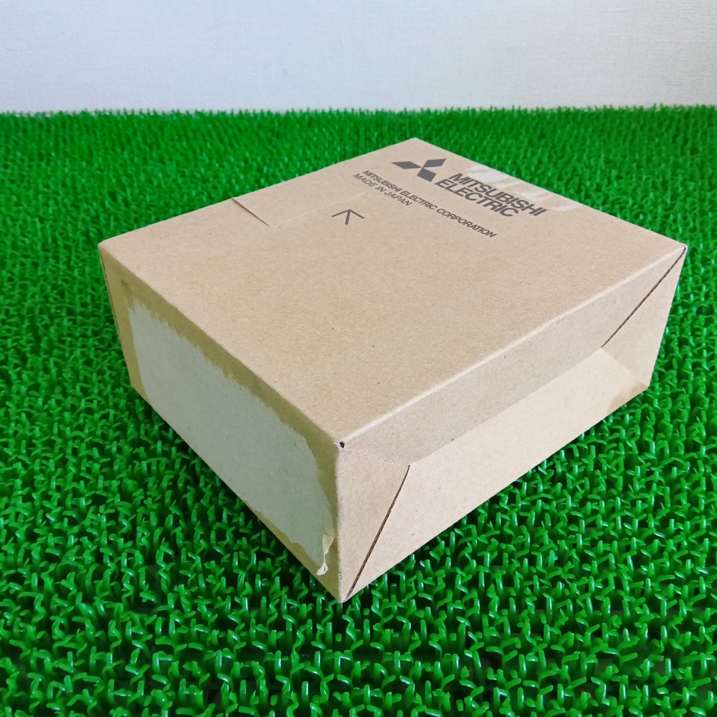 三菱電機 FR-A7NC-E KIT インバーター通信ユニット 箱汚れあり