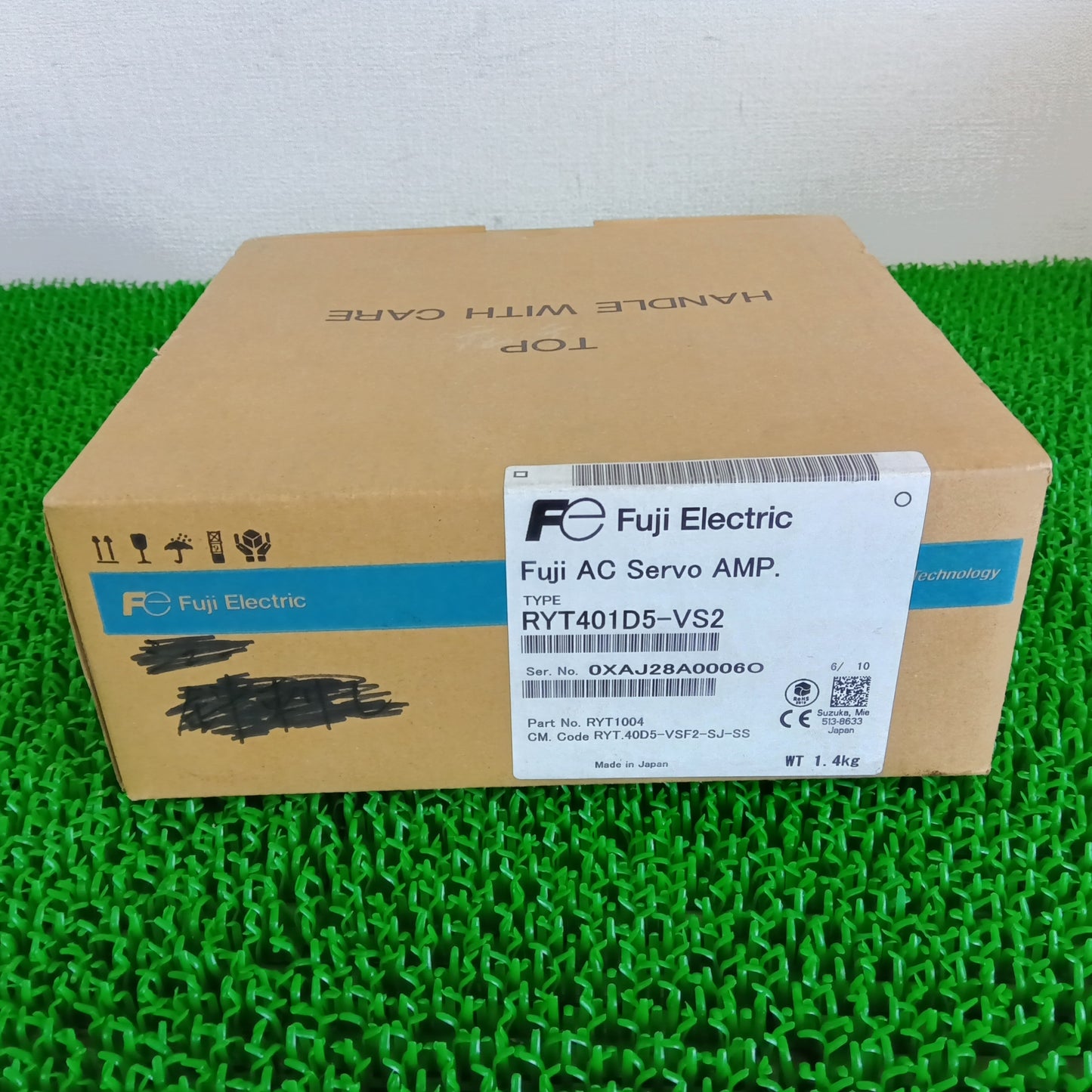 富士電機 RYT401D5-VS2 サーボアンプ 箱汚れあり