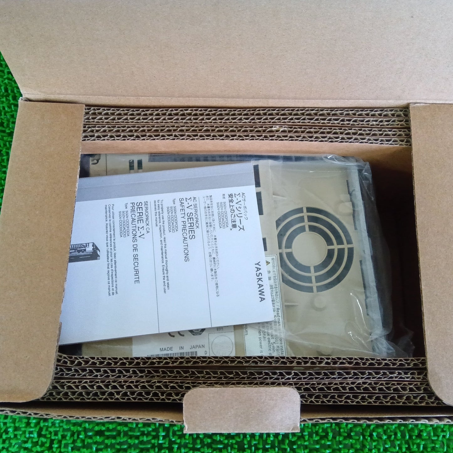 安川電機 SGDS-08A12A サーボアンプ 未開封