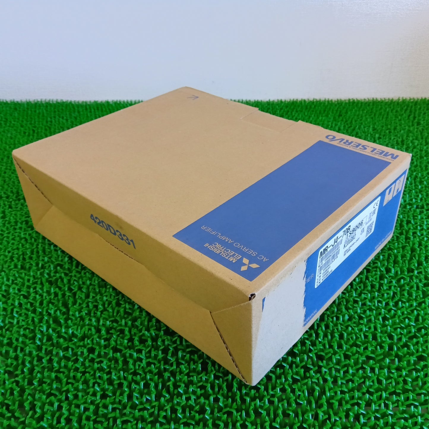 三菱電機 MR-J4-70B サーボアンプ 箱汚れあり