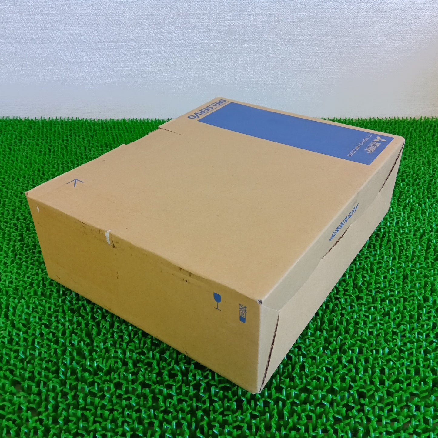 三菱電機 MR-J4-70B サーボアンプ 箱汚れあり