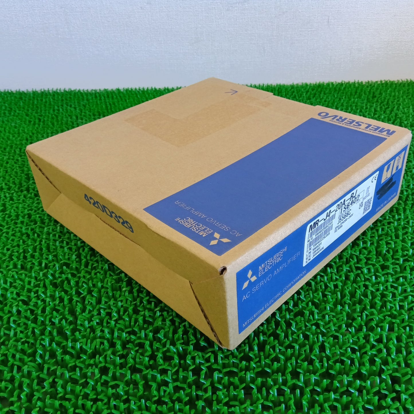 三菱電機 MR-J4-20A-RJ サーボアンプ 箱汚れあり