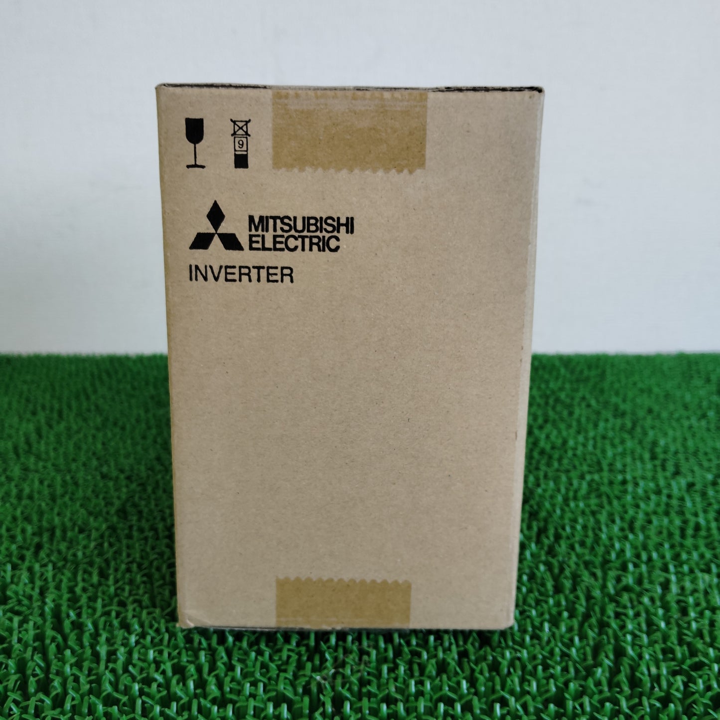 三菱電機 FR-E820-1.5K-1 インバータ FREQROL