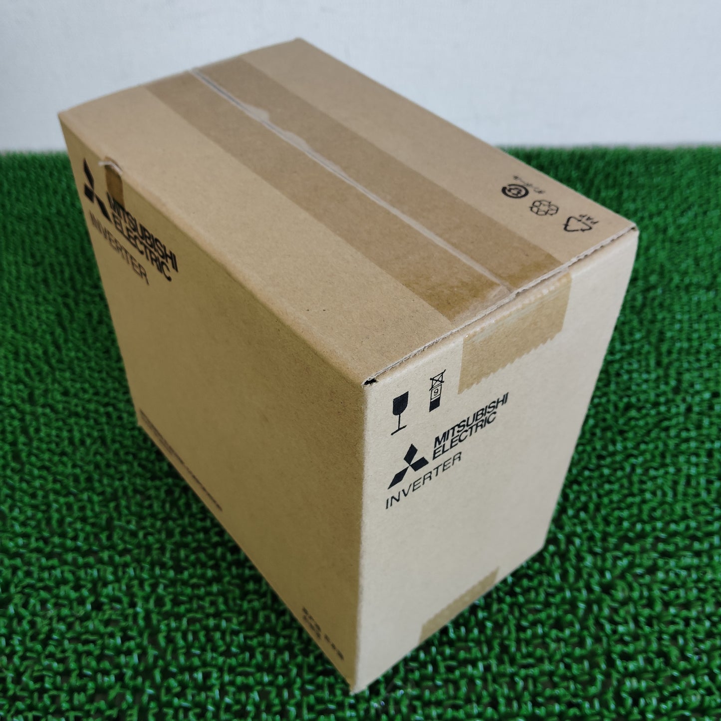 三菱電機 FR-E820-1.5K-1 インバータ FREQROL