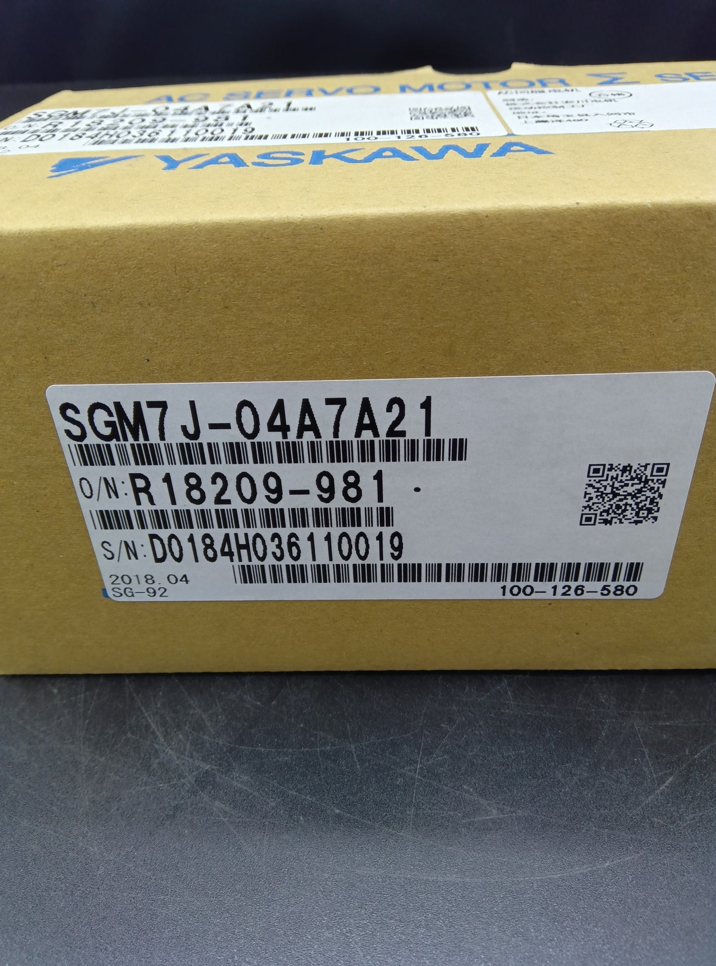 Yaskawa Electric SGM7J-04A7A21 Σ-7 series Servo Motor/Pack SGM7J