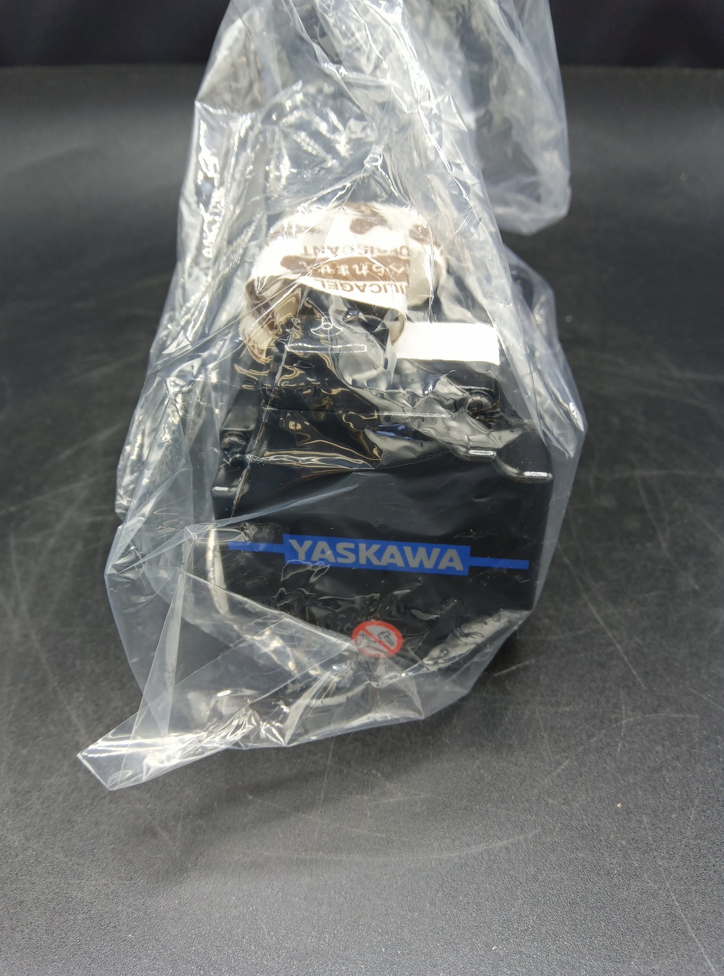 Yaskawa Electric SGM7J-02A7A21 Σ-7 series Servo Motor/Pack SGM7J