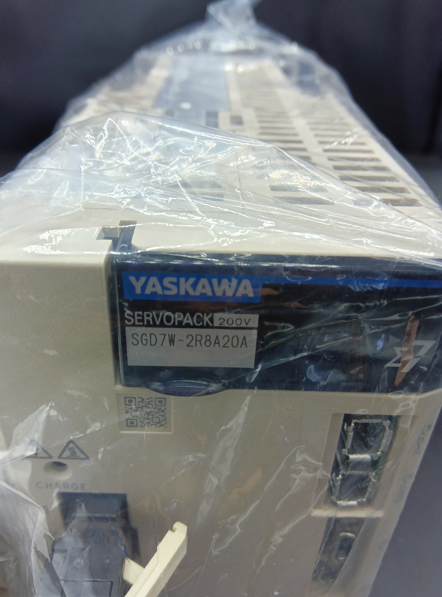 Yaskawa Electric SGD7W-2R8A20A Servo Motor/Pack