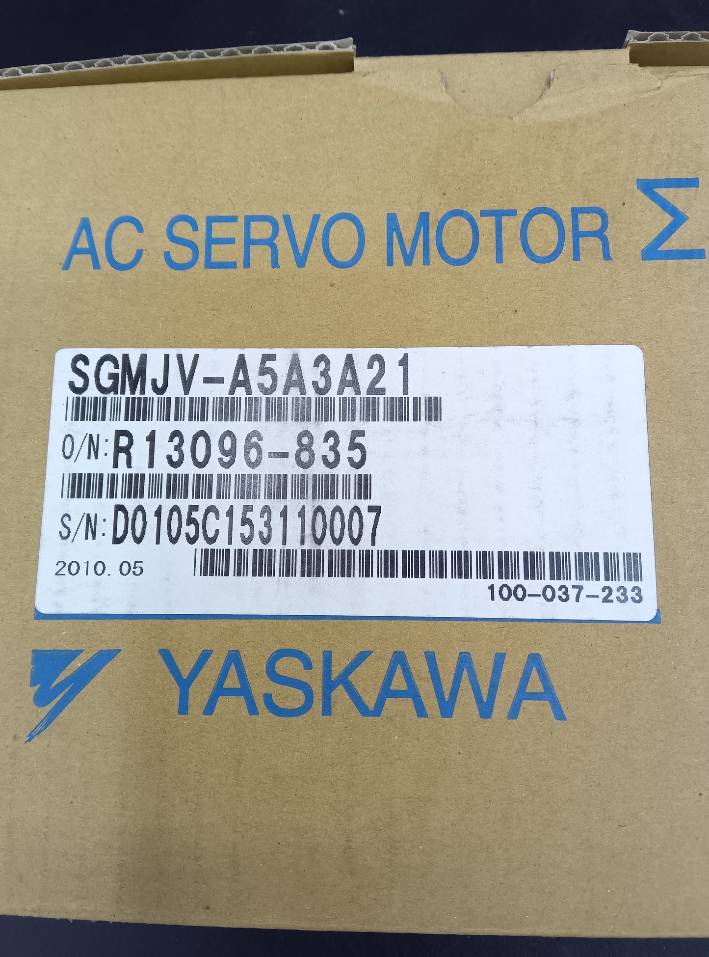 Yaskawa Electric  SGMJV-A5A3A21 Servo Motor/Pack