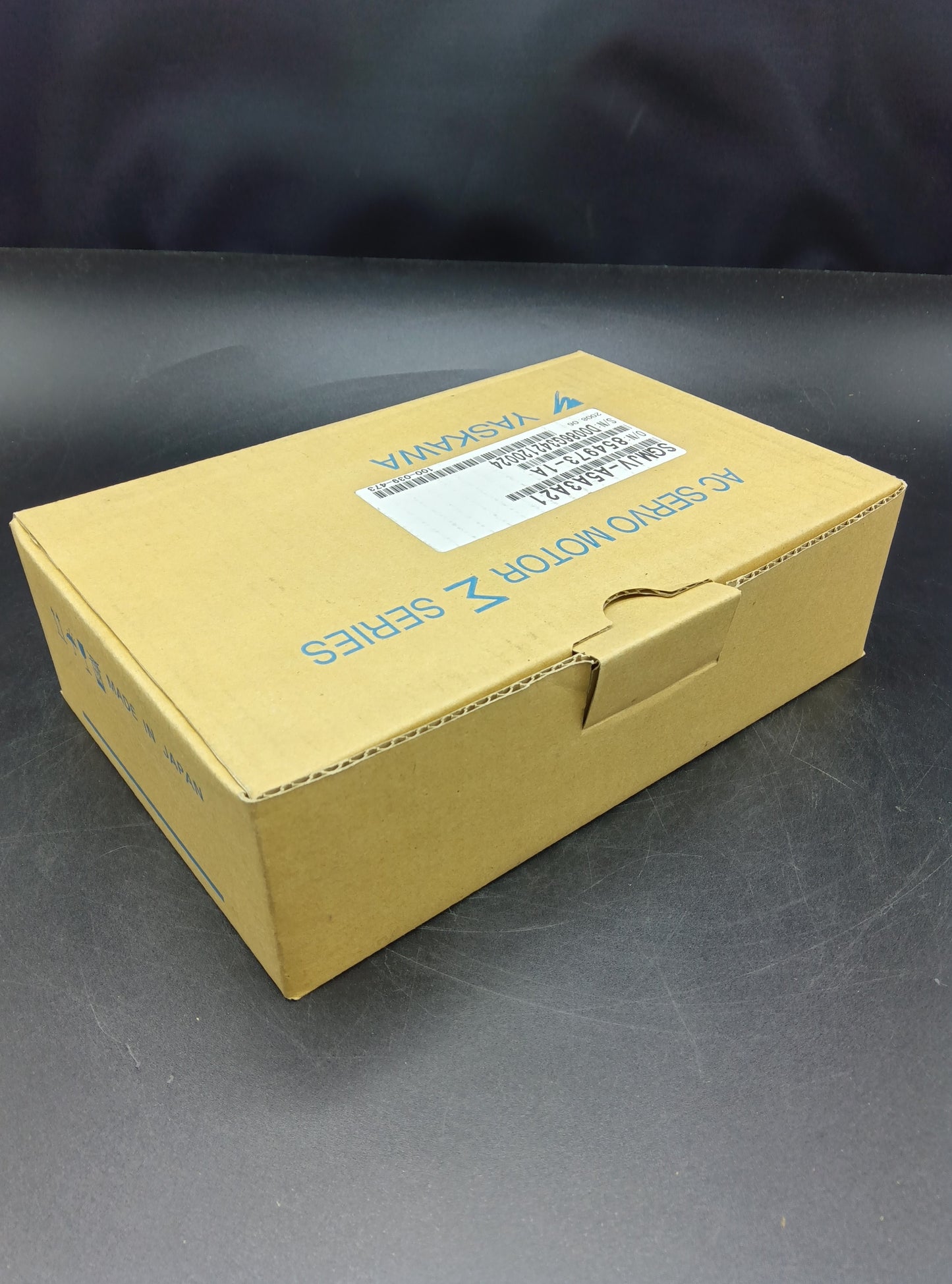 Yaskawa Electric  SGMJV-A5A3A21 Servo Motor/Pack