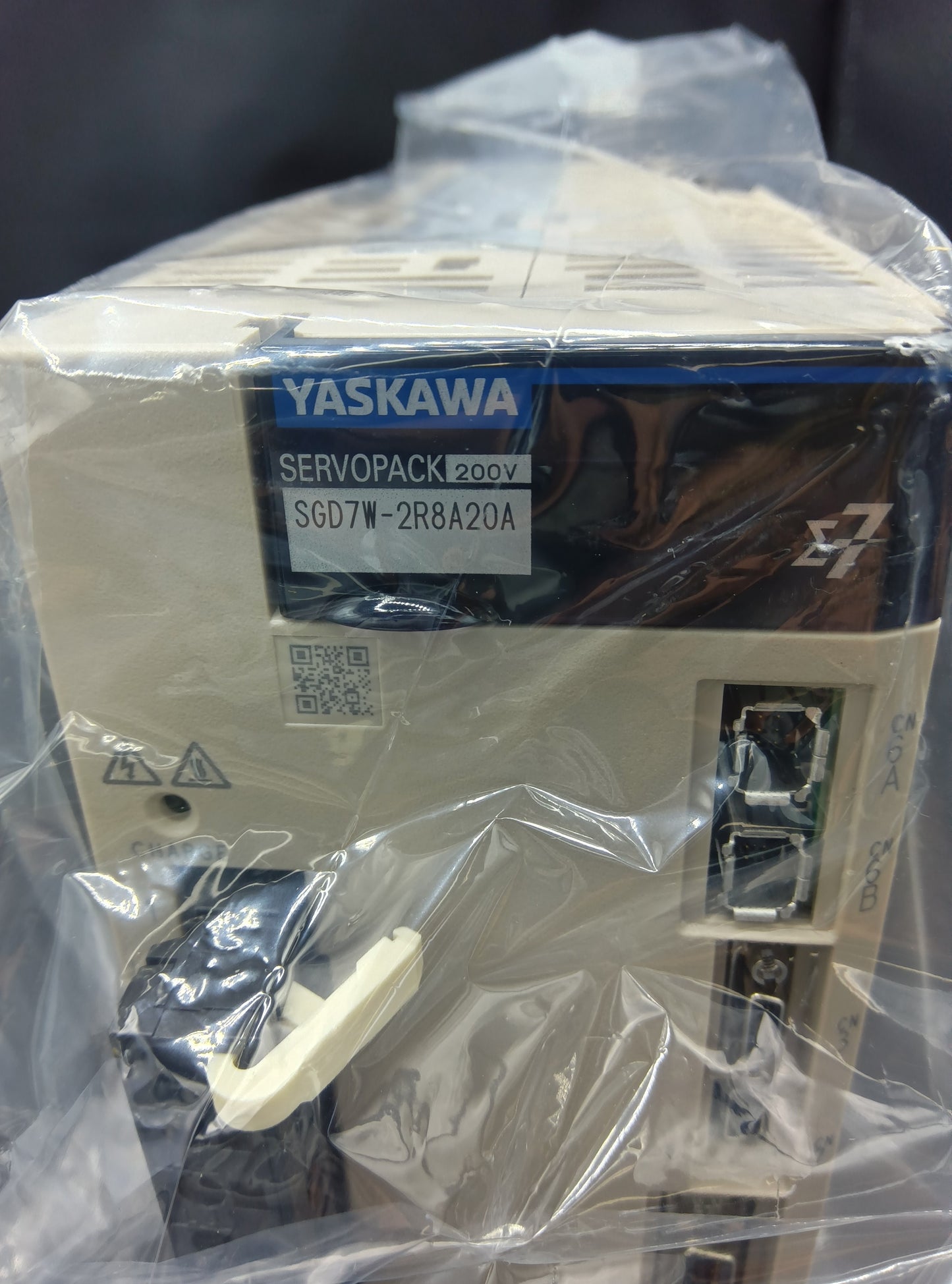 Yaskawa Electric SGD7W-2R8A20A Servo Motor/Pack